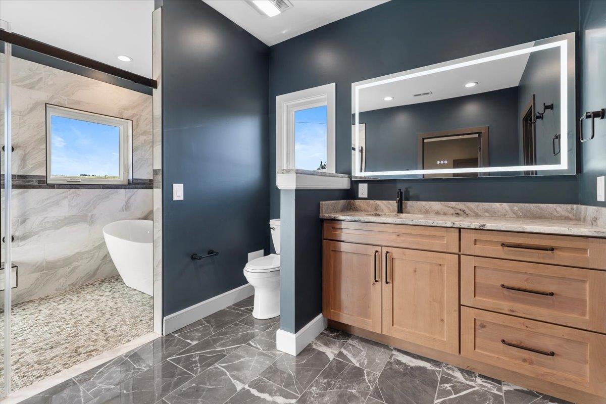 7194 Gate 10 Road Fairlawn VA 24141