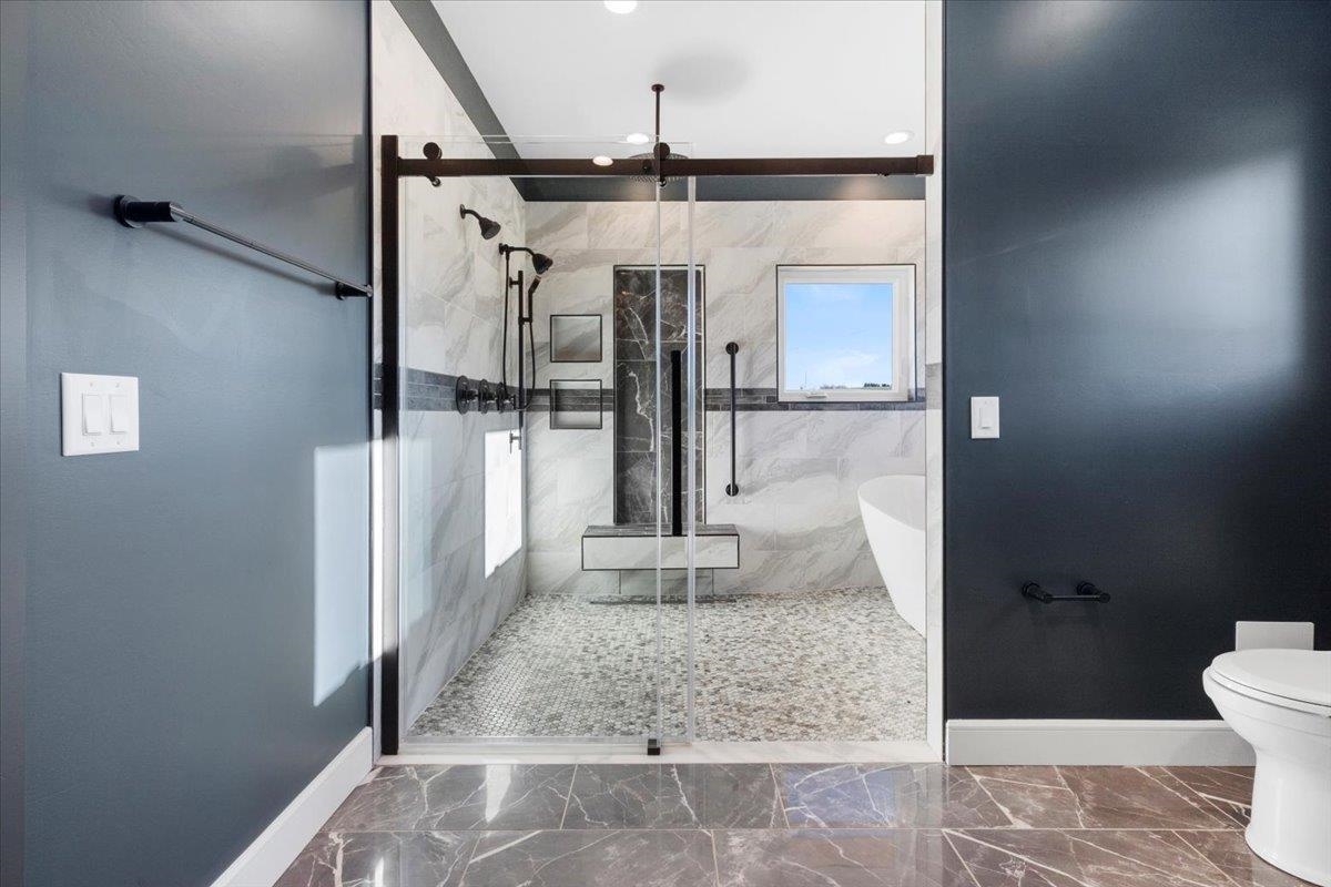 7194 Gate 10 Road Fairlawn VA 24141