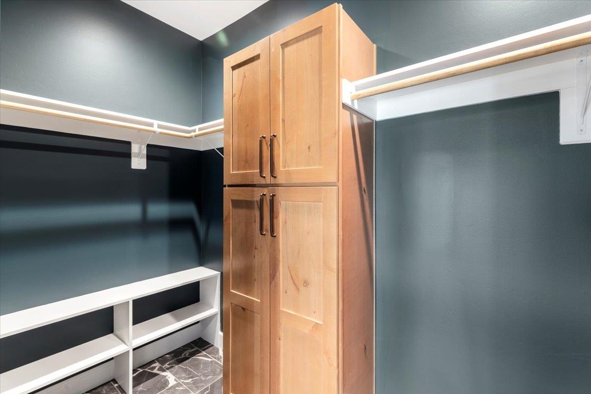 7194 Gate 10 Road Fairlawn VA 24141