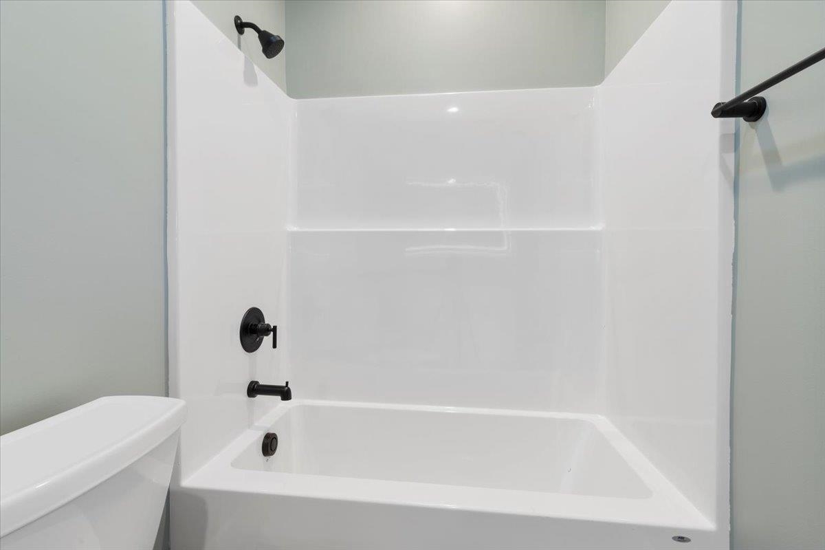 7194 Gate 10 Road Fairlawn VA 24141