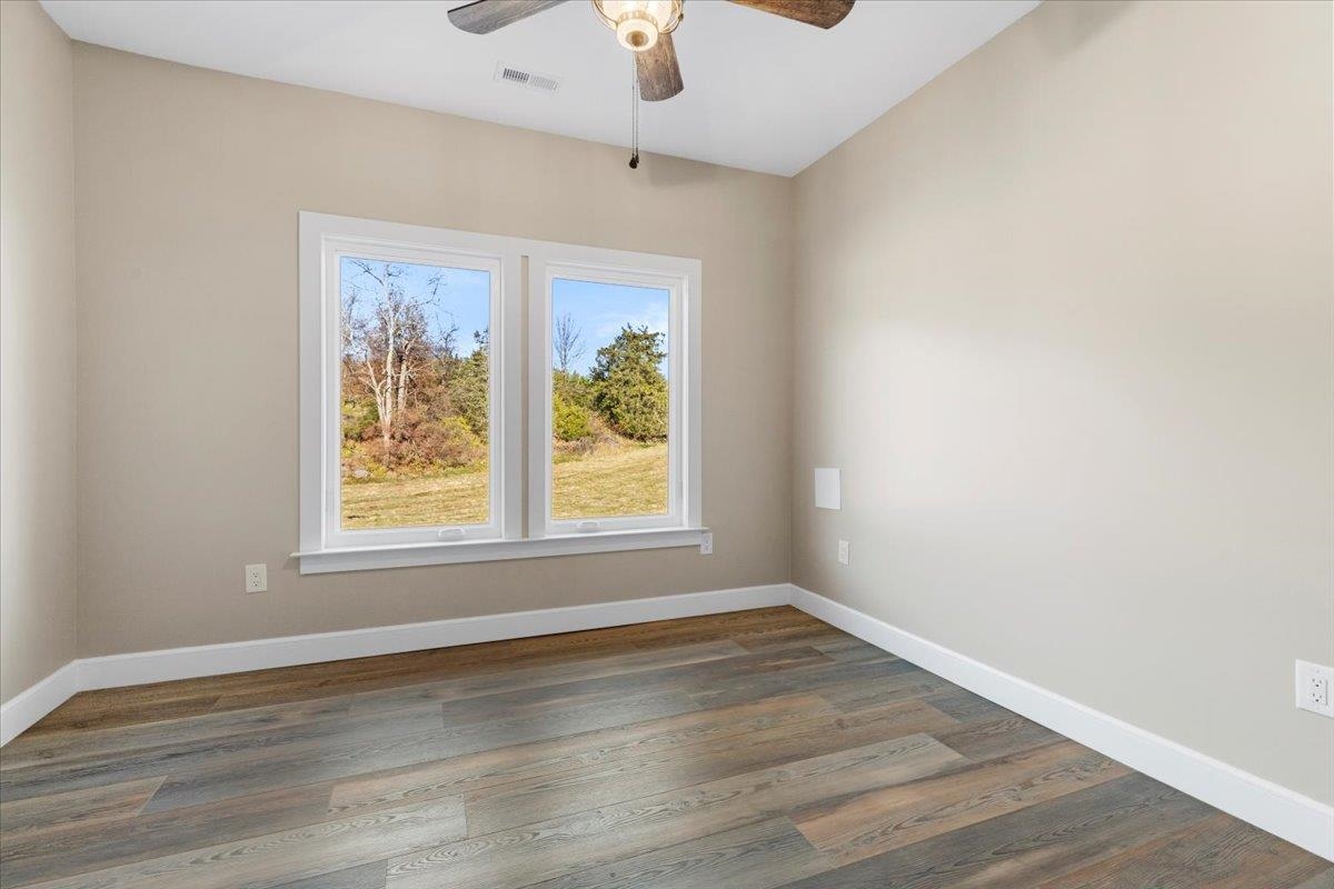 7194 Gate 10 Road Fairlawn VA 24141