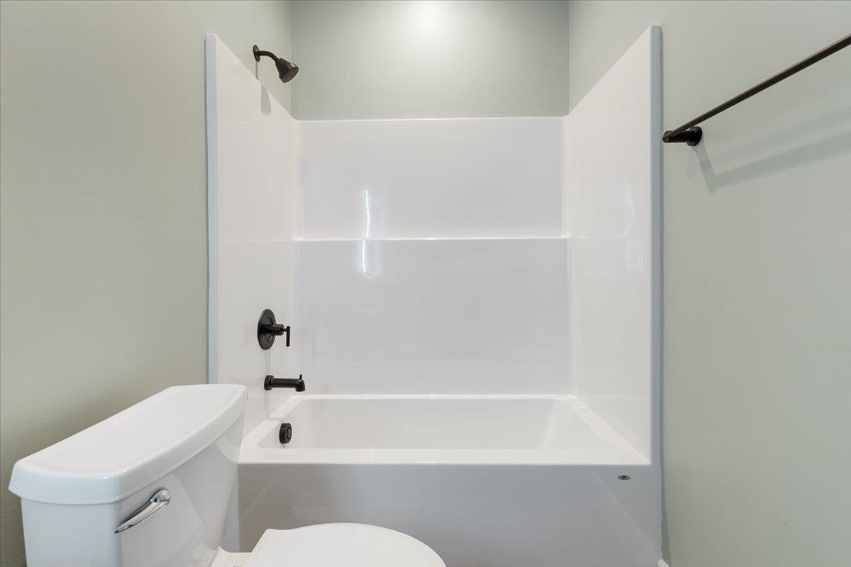 7194 Gate 10 Road Fairlawn VA 24141