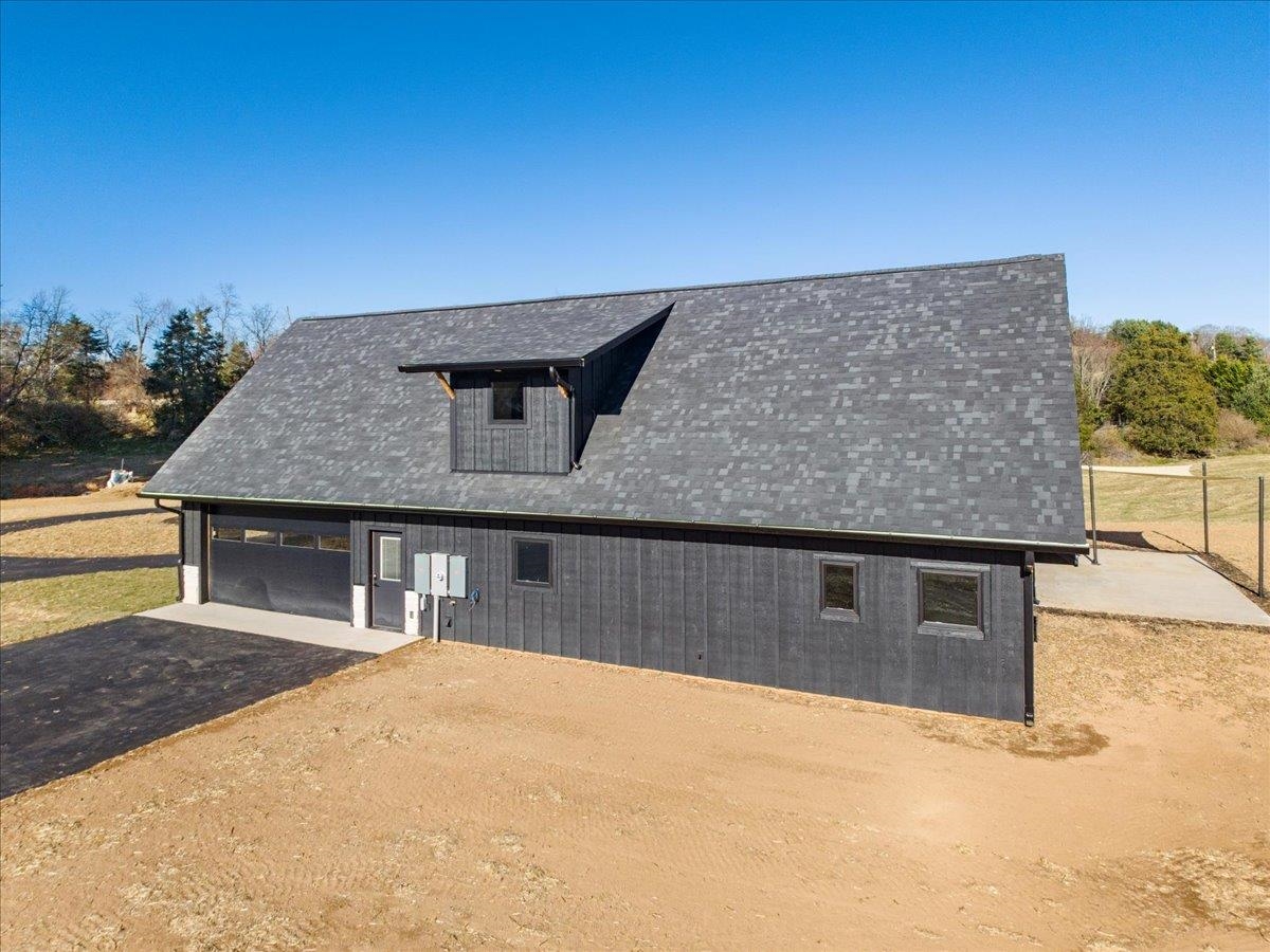 7194 Gate 10 Road Fairlawn VA 24141