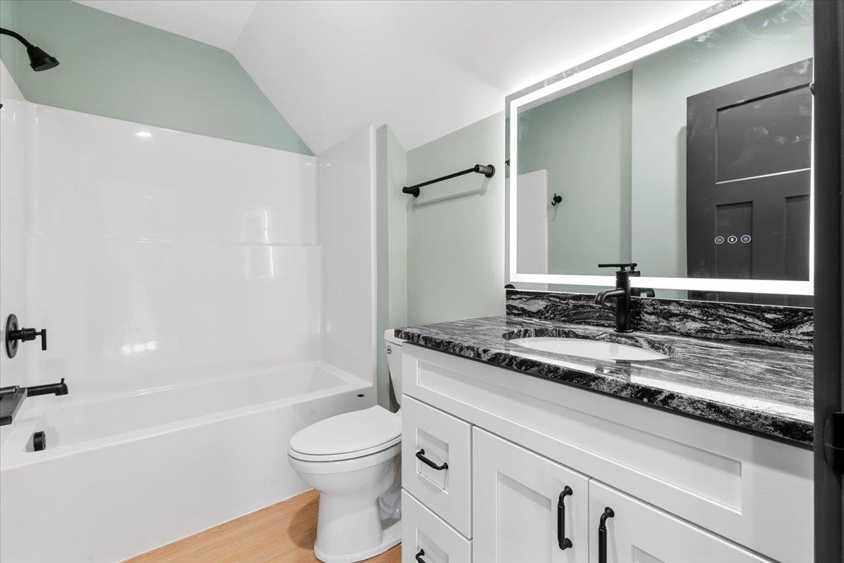 7194 Gate 10 Road Fairlawn VA 24141