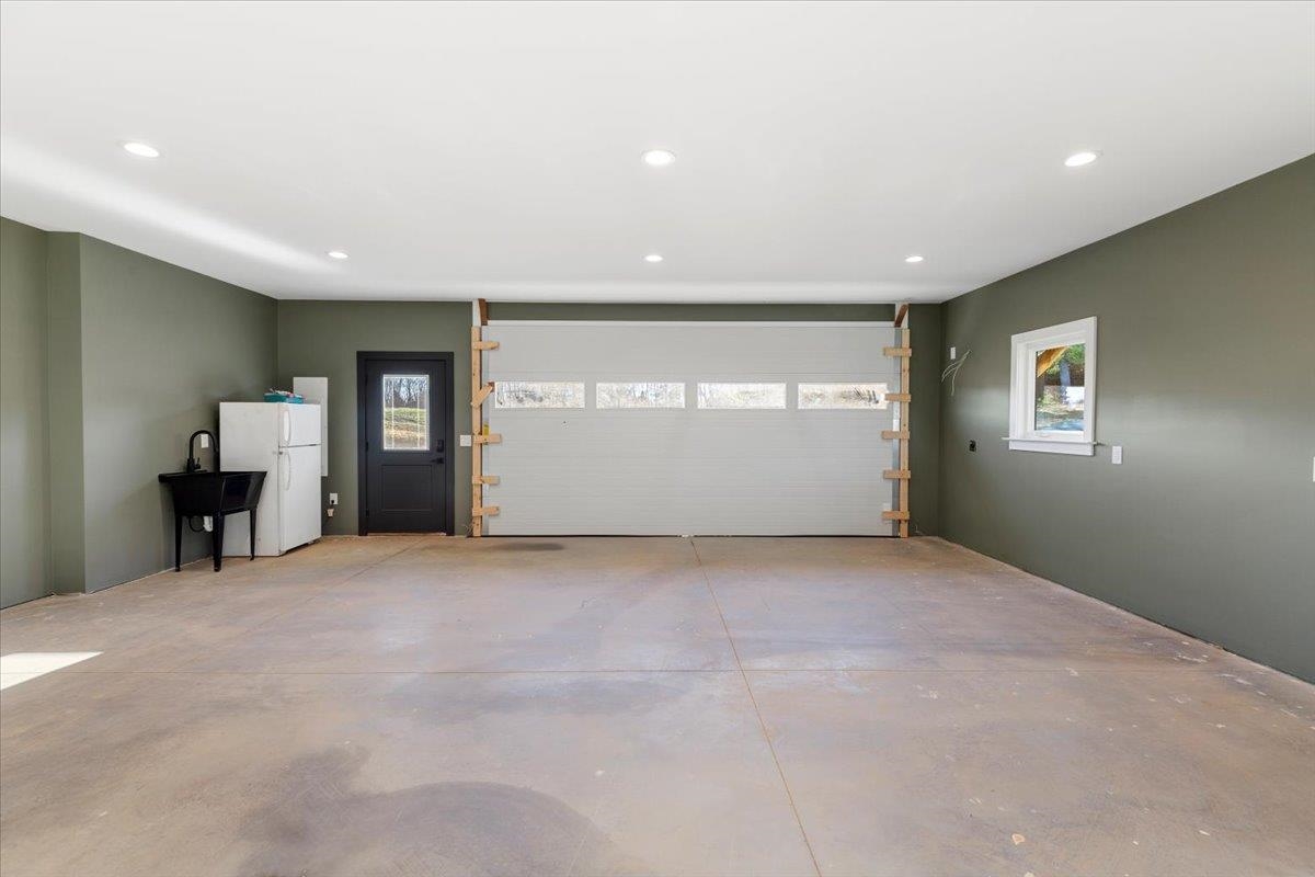 7194 Gate 10 Road Fairlawn VA 24141