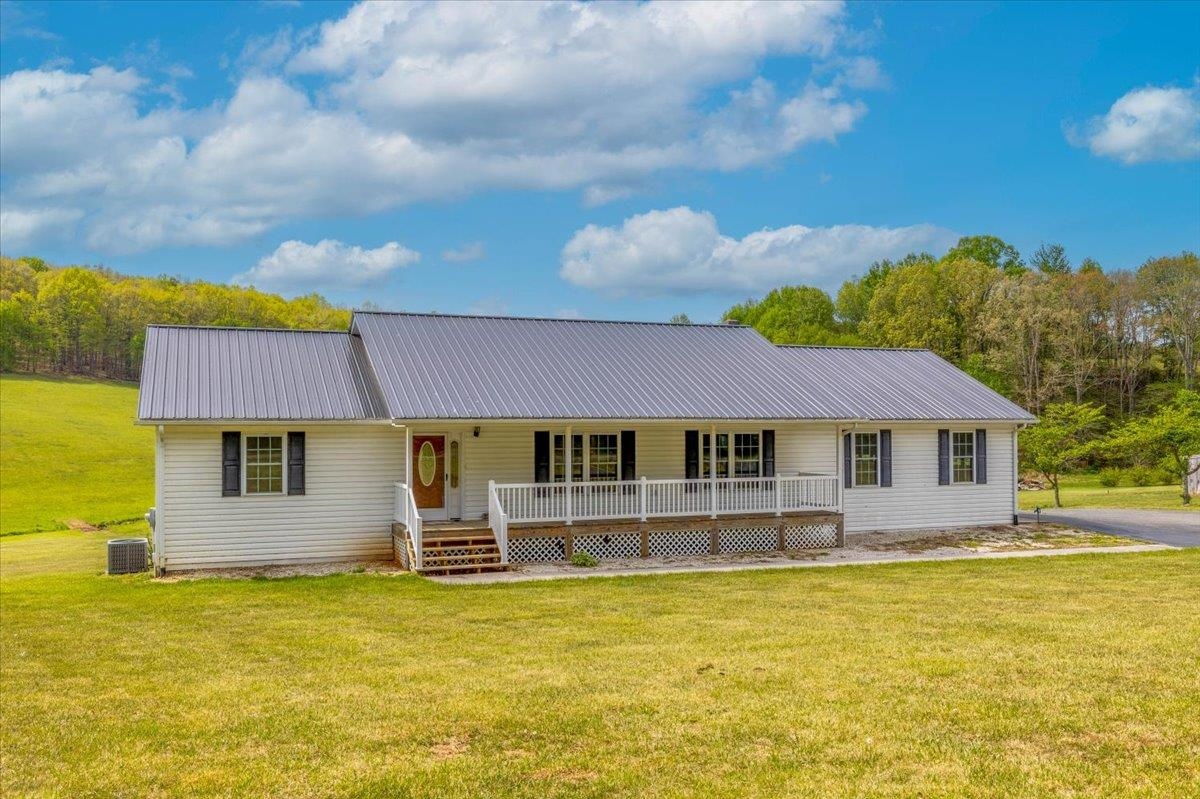 1168 Canning Factory Road SW Floyd VA 24091