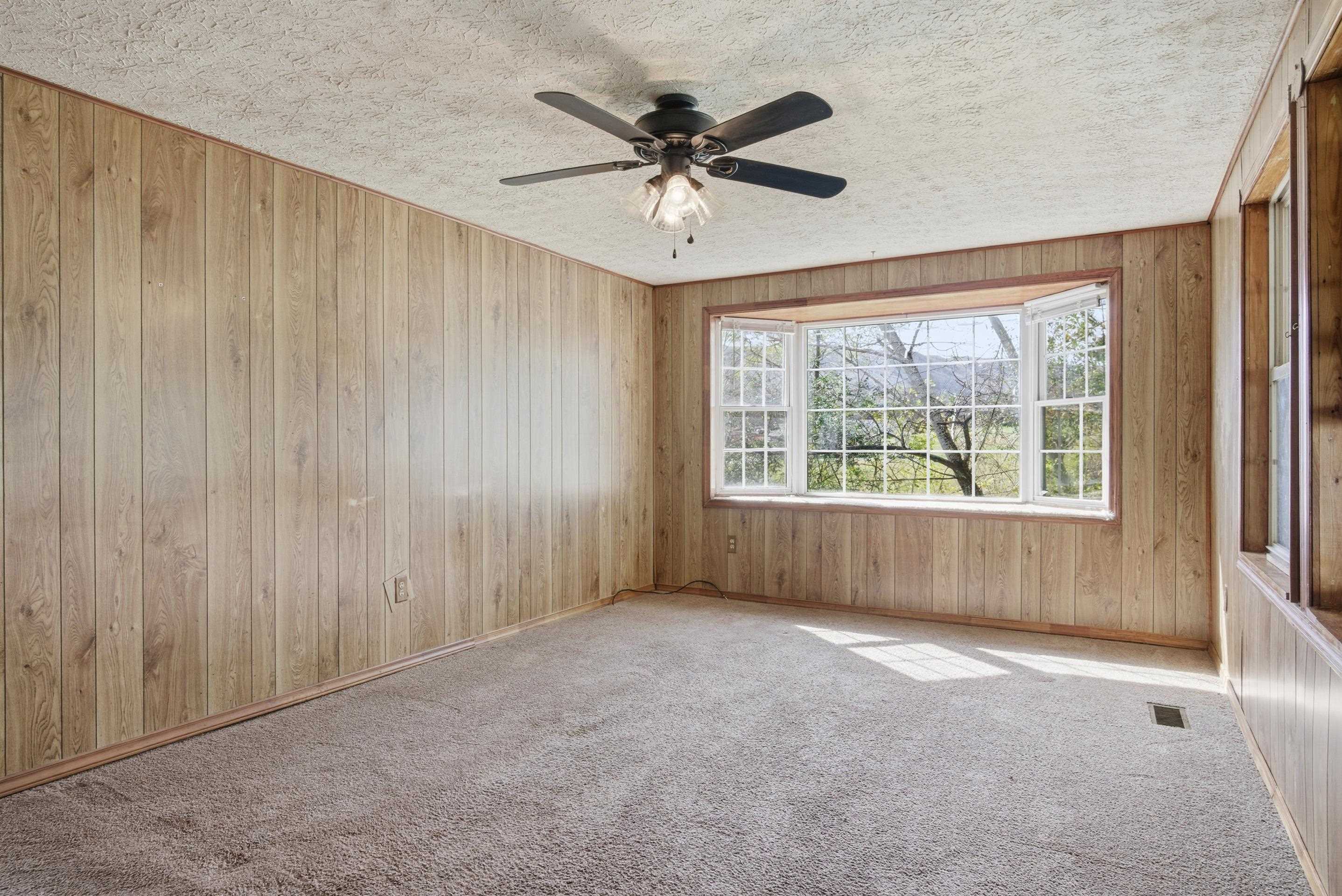 108 Post Street Narrows VA 24124