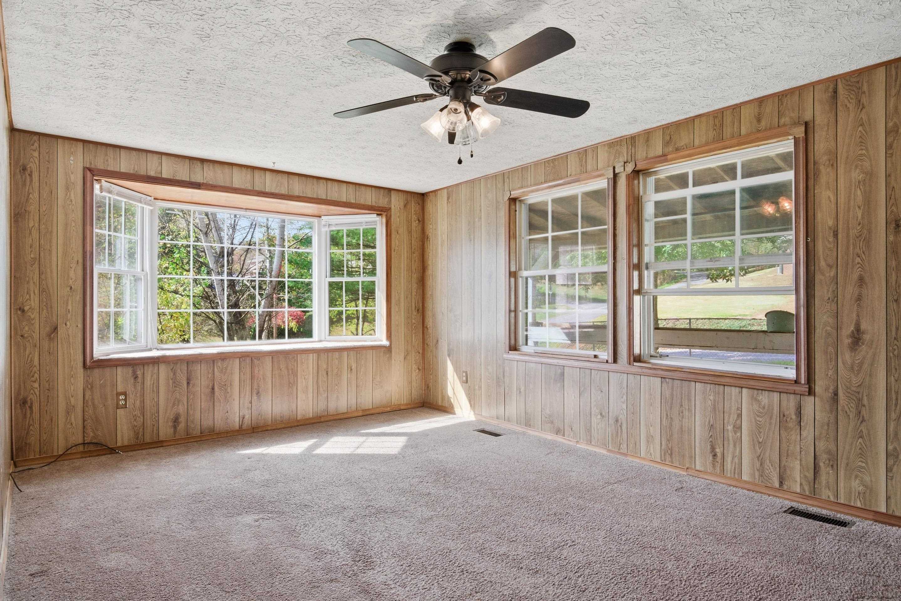 108 Post Street Narrows VA 24124