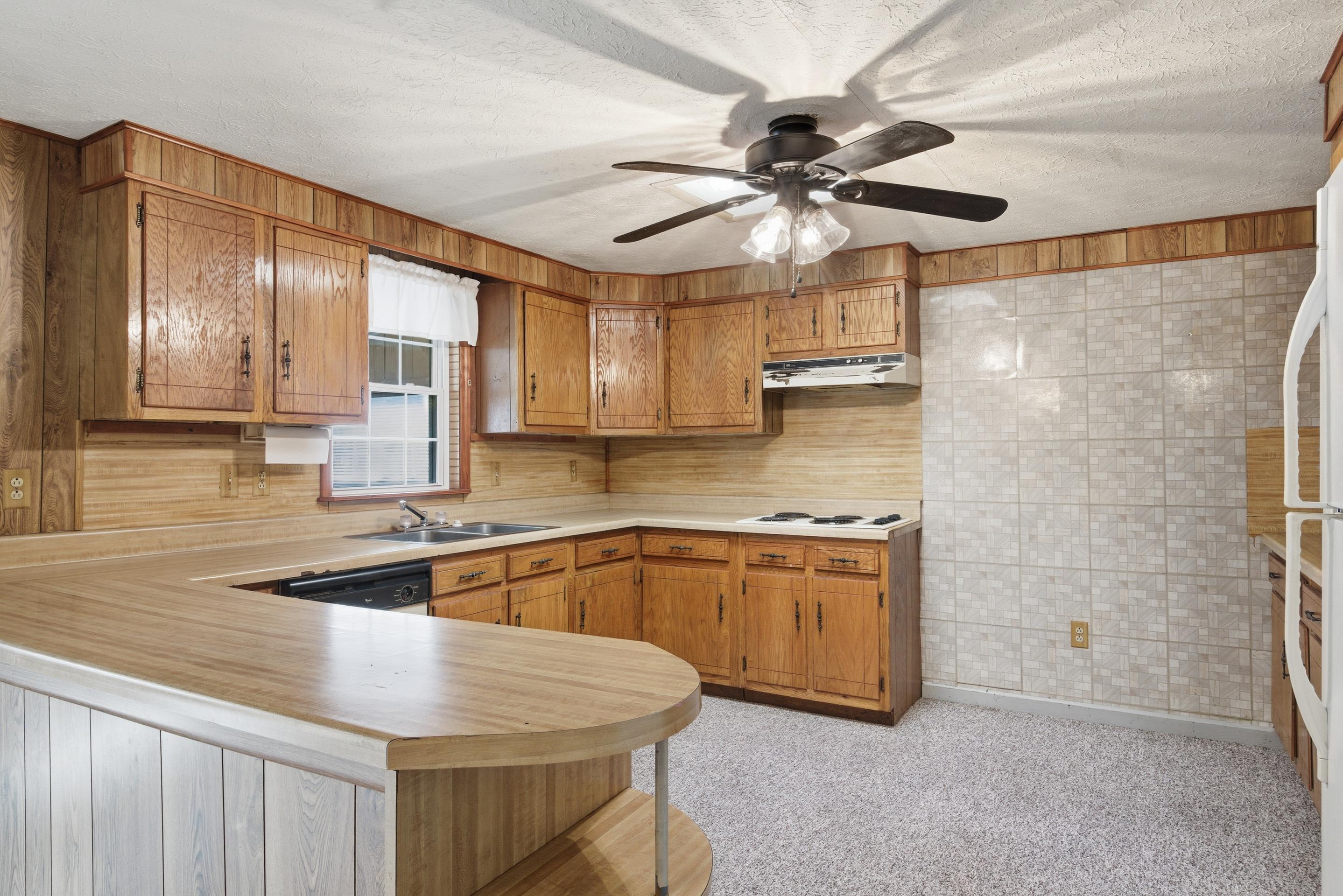 108 Post Street Narrows VA 24124