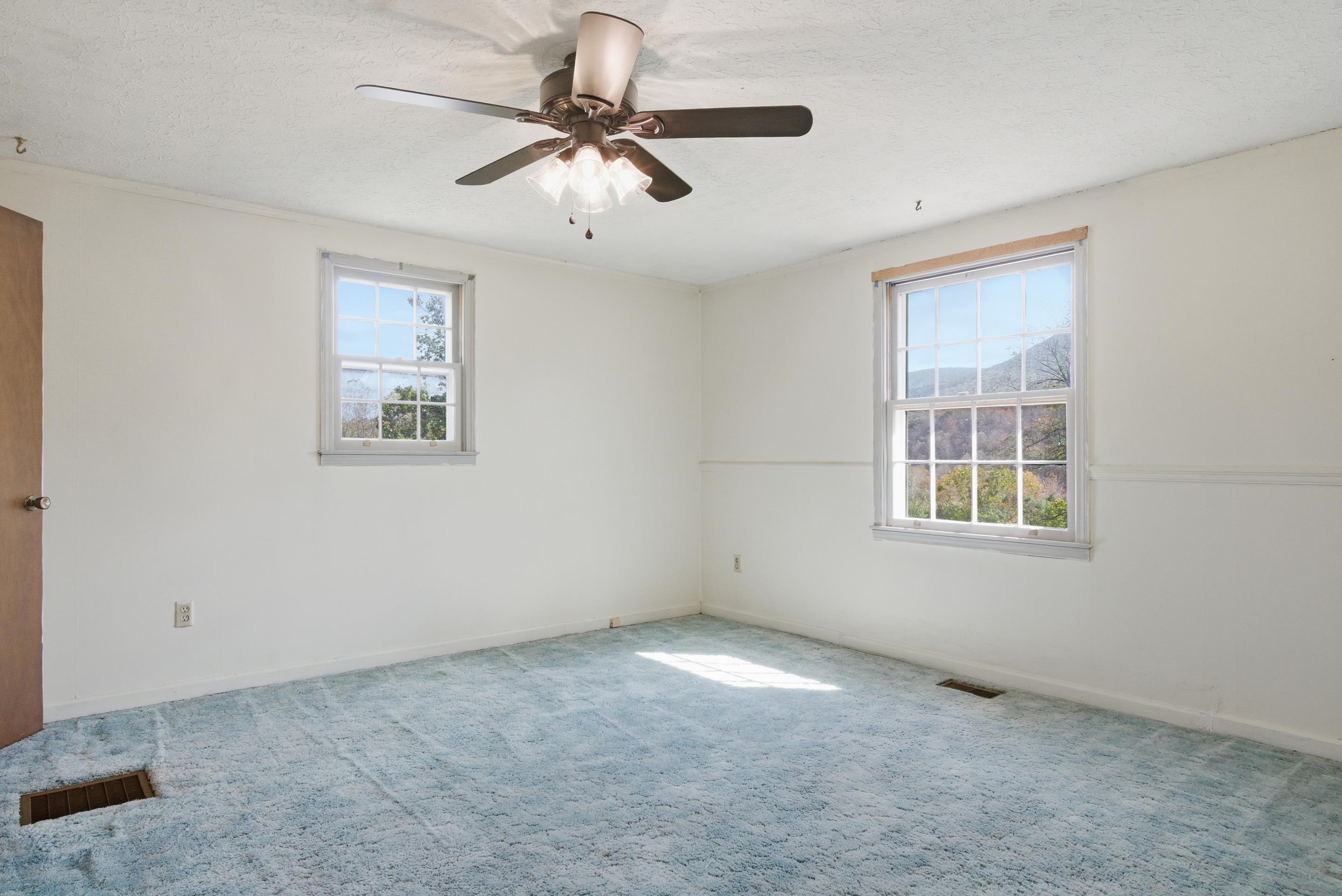 108 Post Street Narrows VA 24124