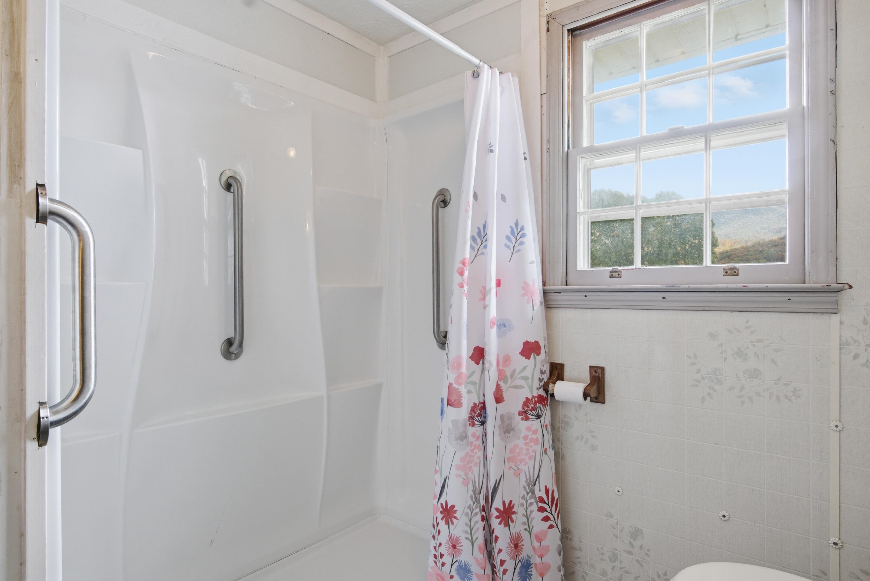 108 Post Street Narrows VA 24124