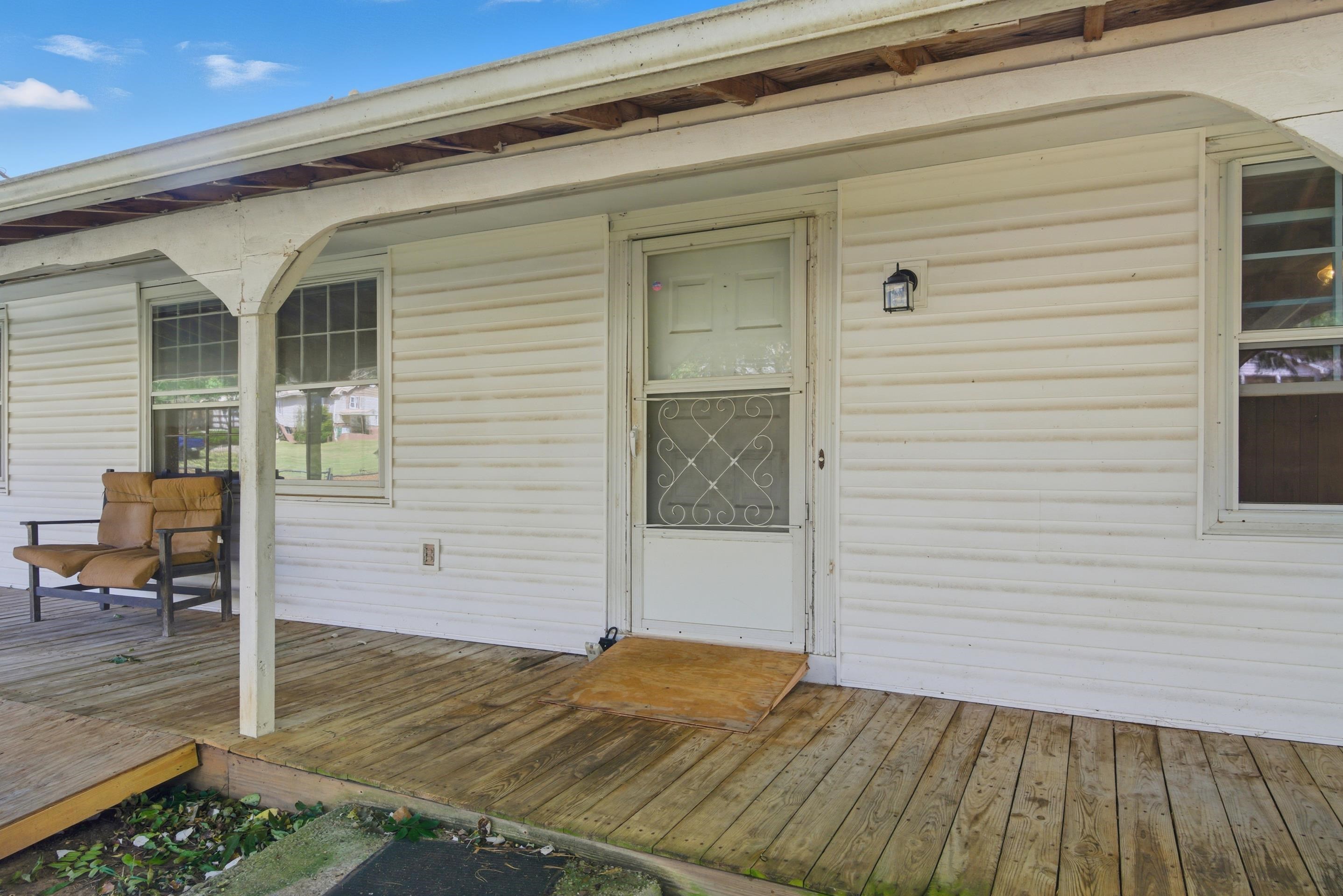 108 Post Street Narrows VA 24124