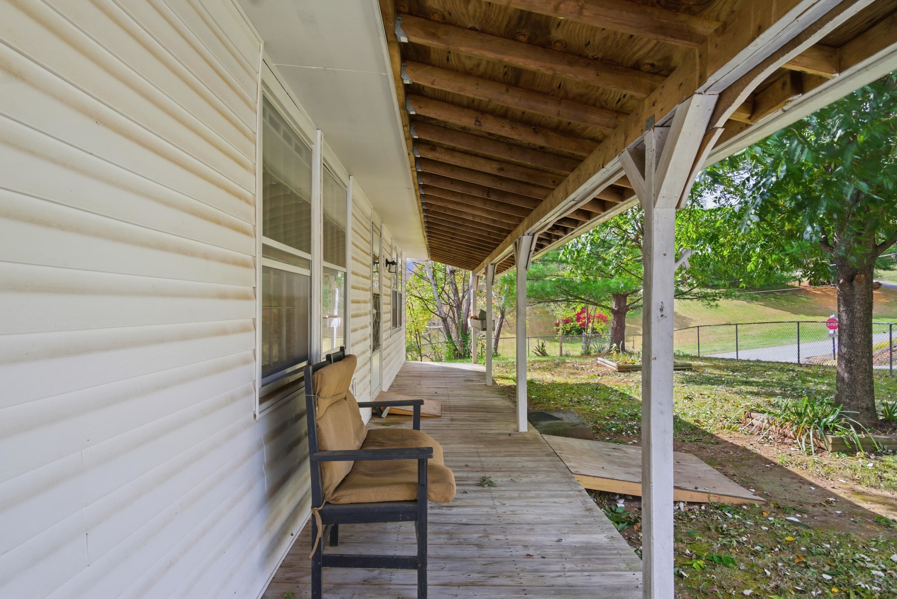 108 Post Street Narrows VA 24124