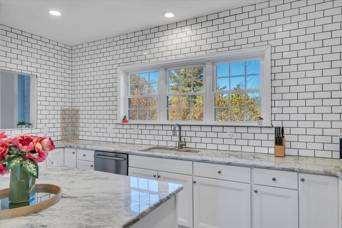 1533 Groundhog Mountain Road Hillsville VA 24343