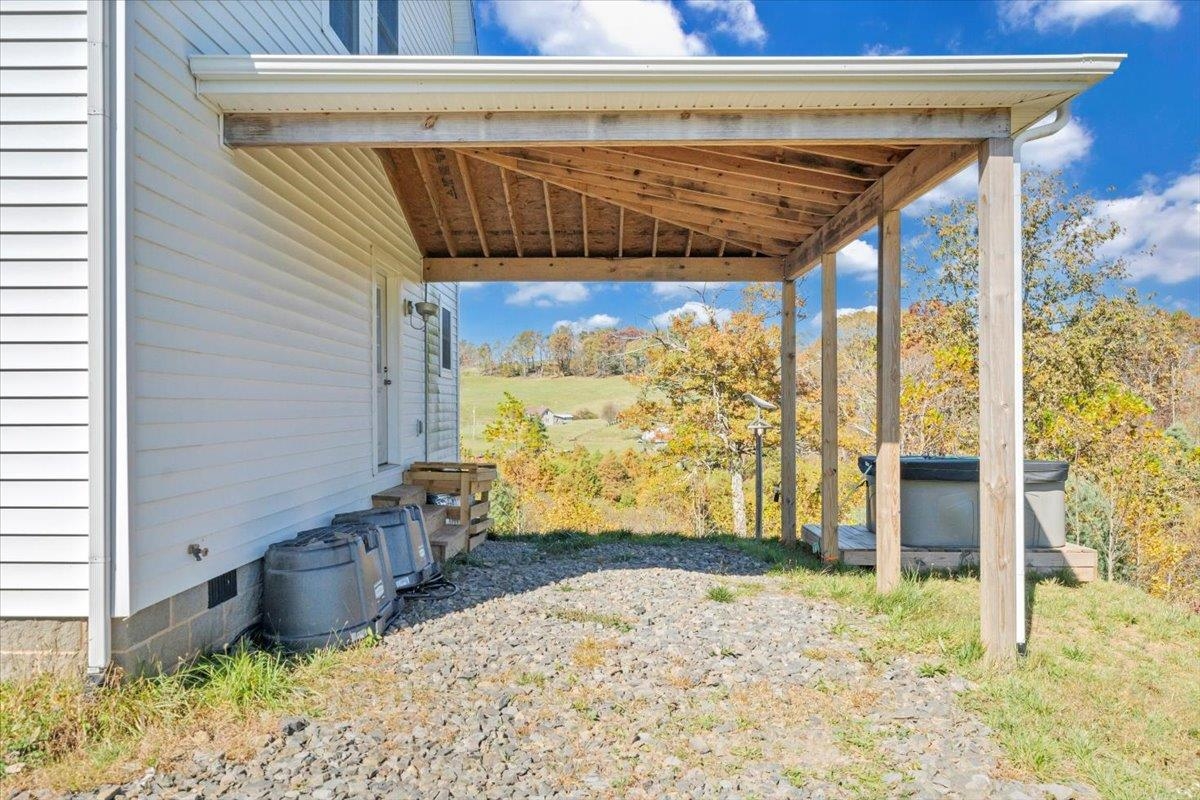1533 Groundhog Mountain Road Hillsville VA 24343