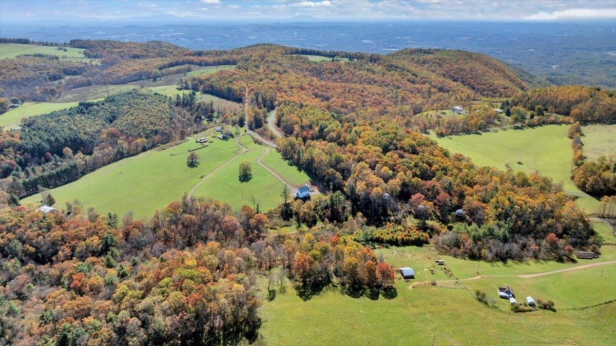 1533 Groundhog Mountain Road Hillsville VA 24343