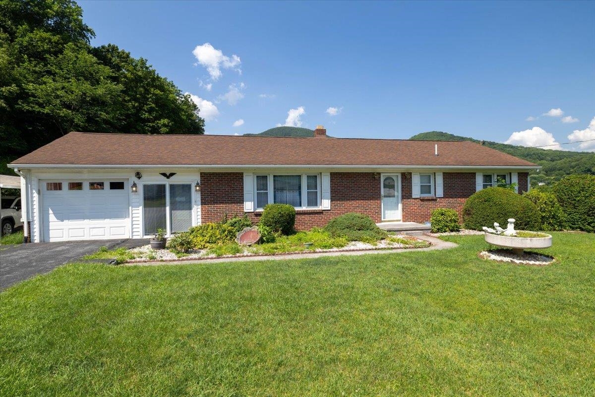 181 Stockpen Mountain Road Narrows VA 24124
