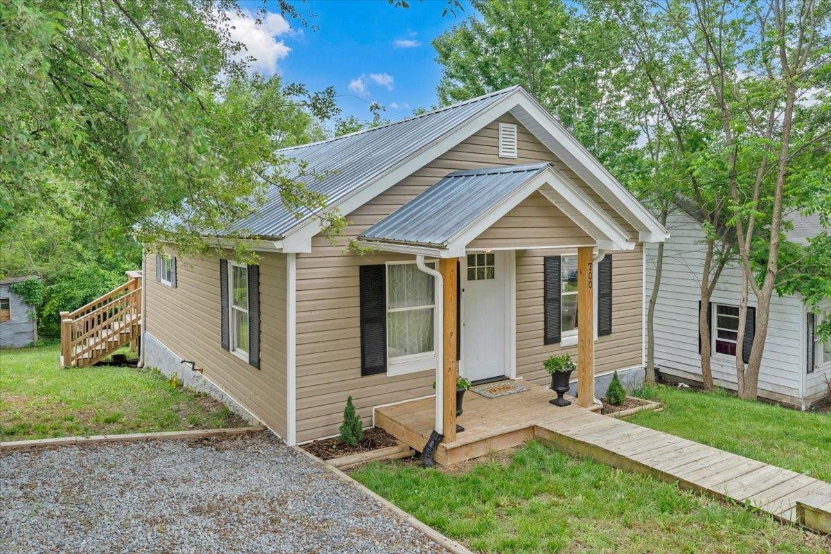 700 Hickory Avenue Pulaski VA 24301