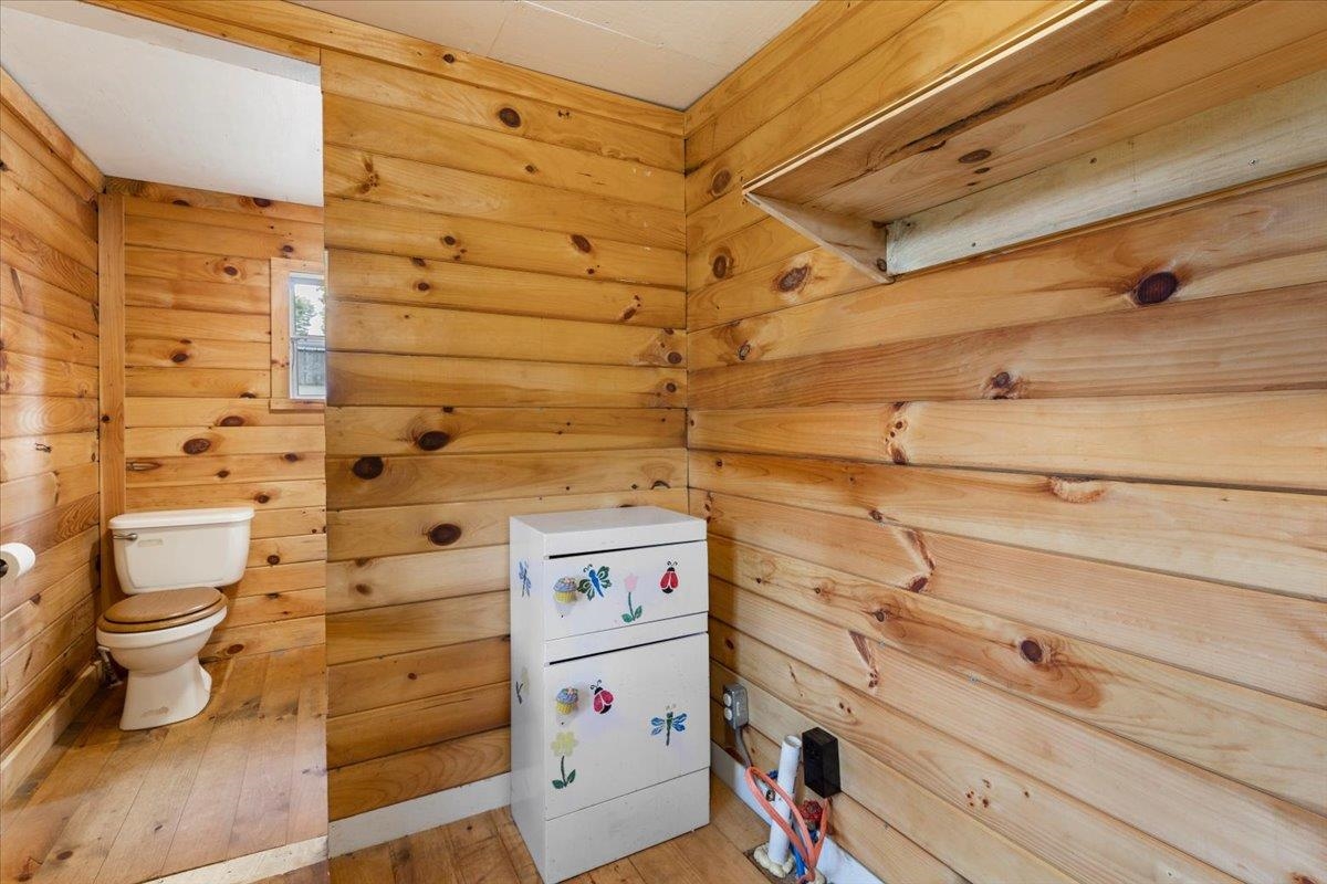 4343 Indian Valley Road NW Willis VA 24380