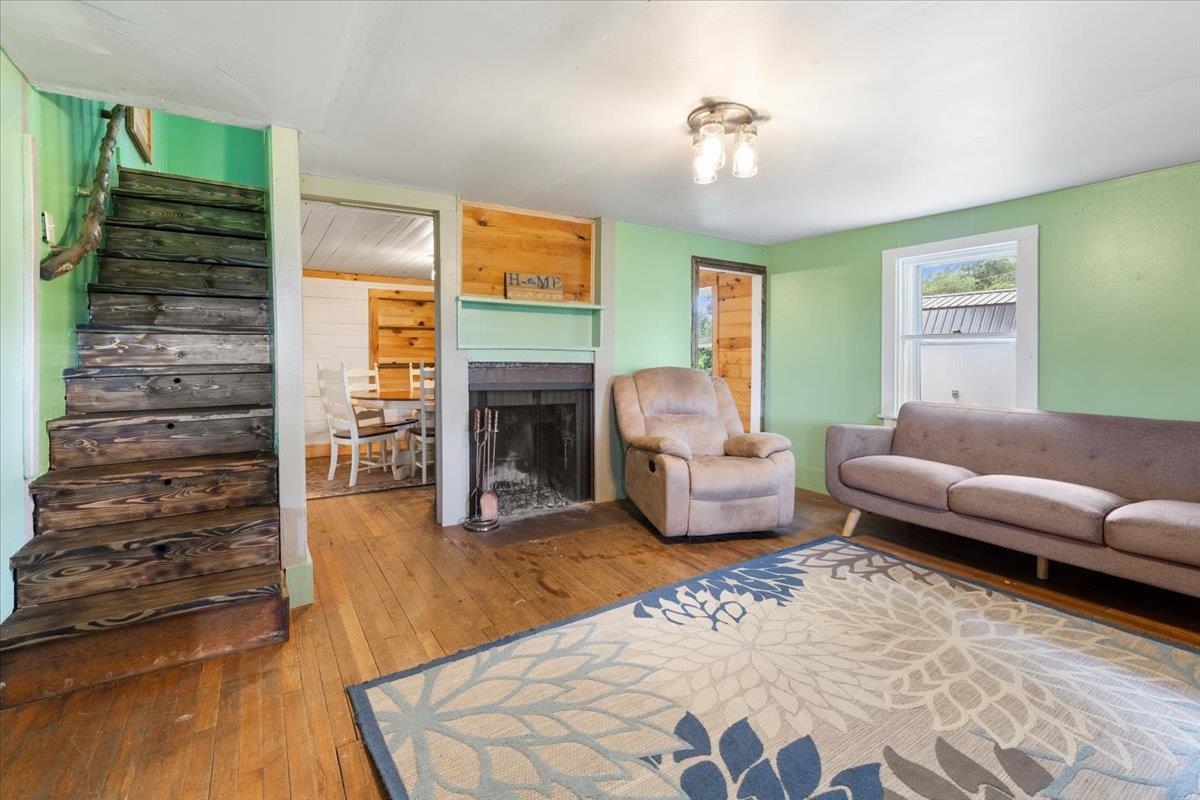 4343 Indian Valley Road NW Willis VA 24380