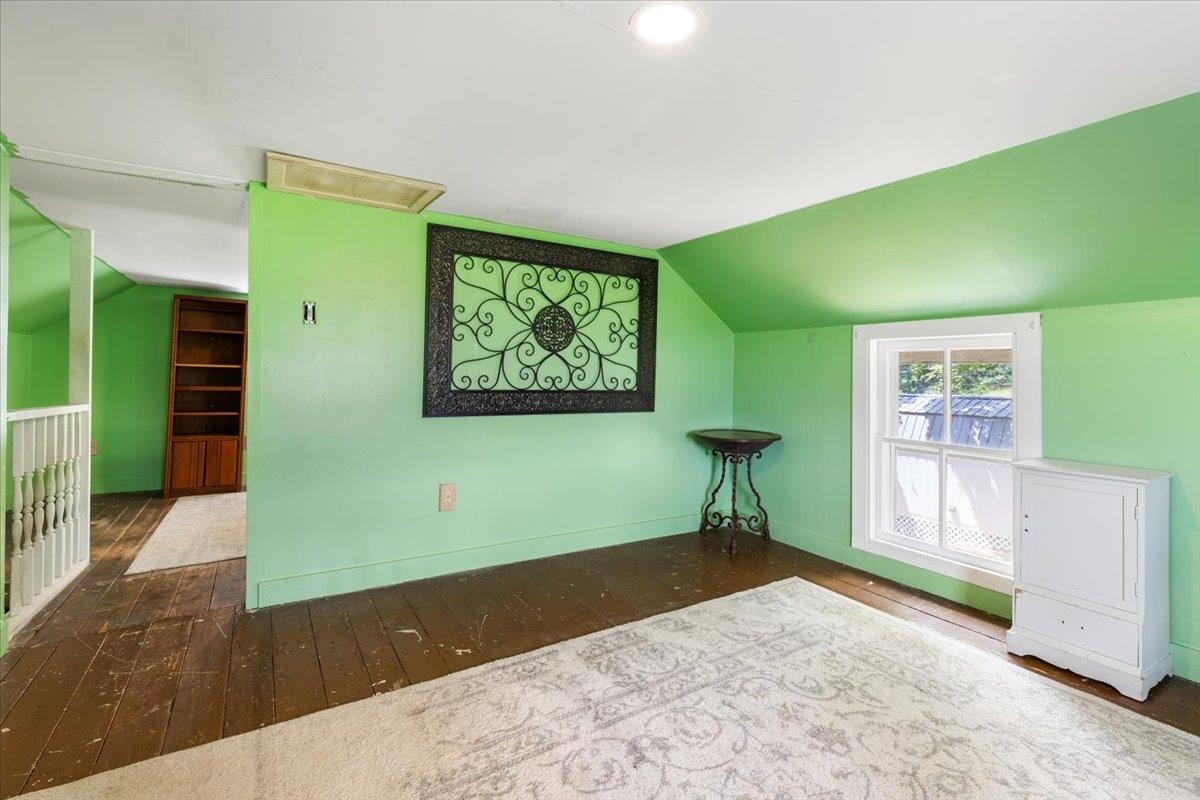 4343 Indian Valley Road NW Willis VA 24380