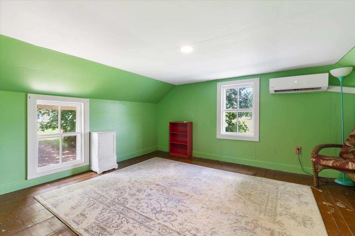 4343 Indian Valley Road NW Willis VA 24380