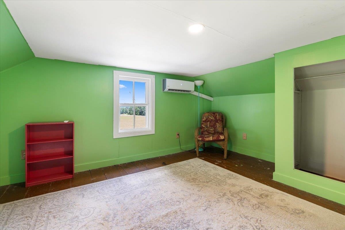 4343 Indian Valley Road NW Willis VA 24380