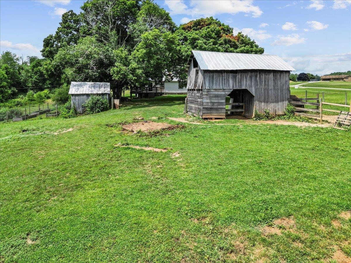 4343 Indian Valley Road NW Willis VA 24380