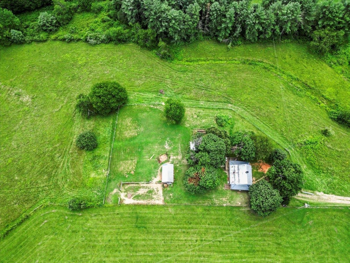 4343 Indian Valley Road NW Willis VA 24380