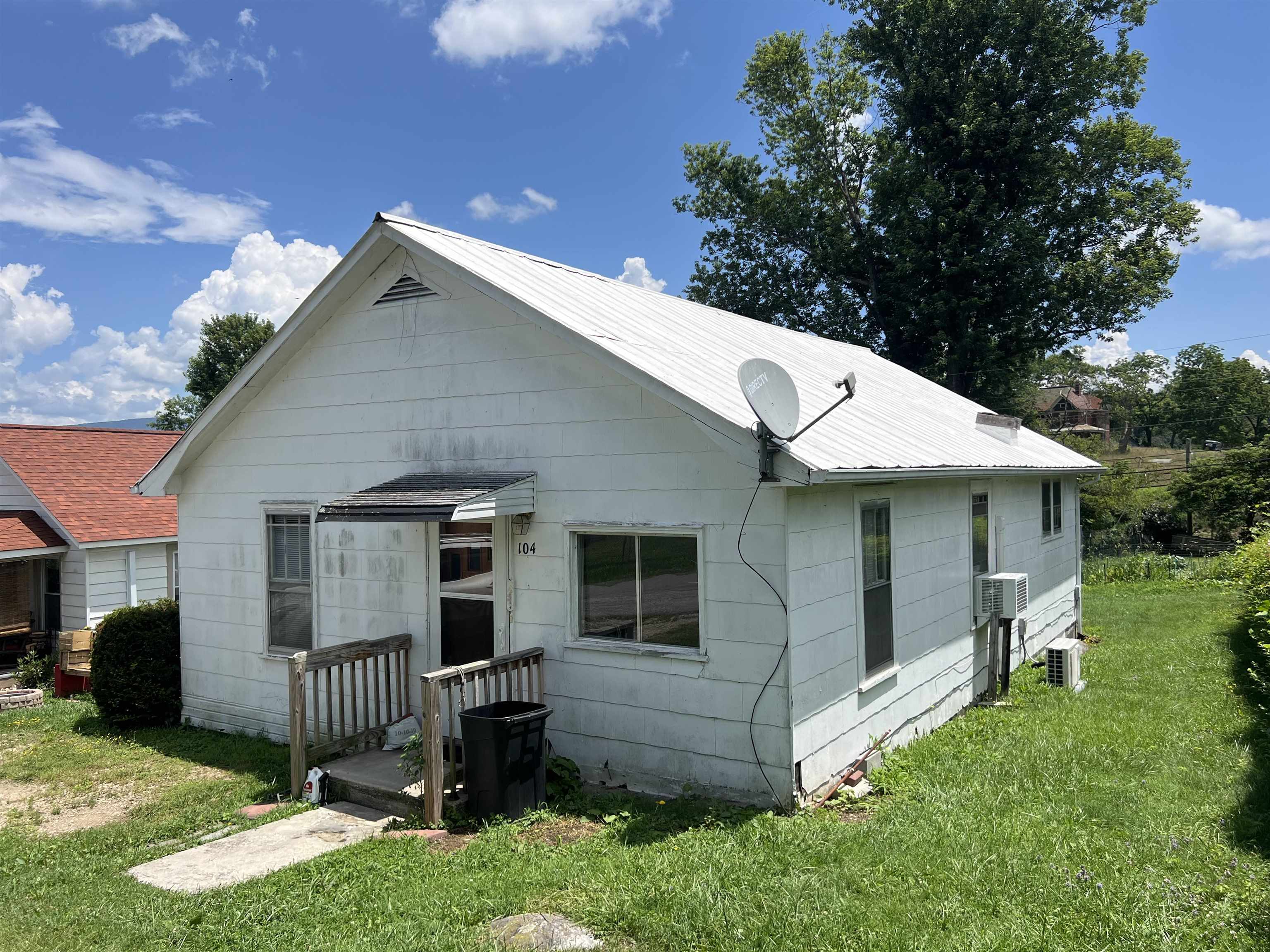 104 Sharp Street Pearisburg VA 24134