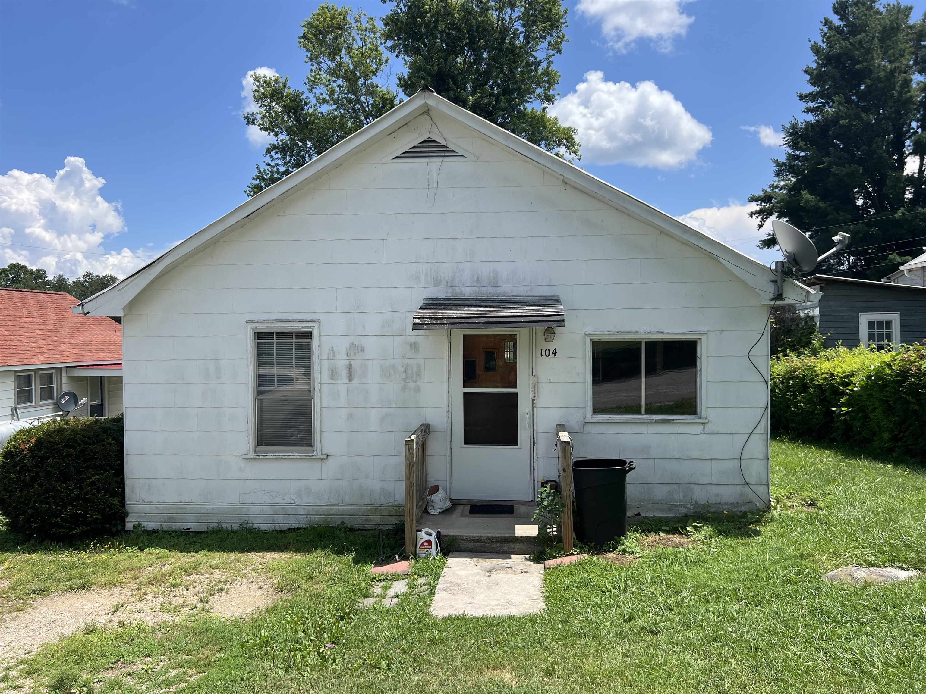 104 Sharp Street Pearisburg VA 24134