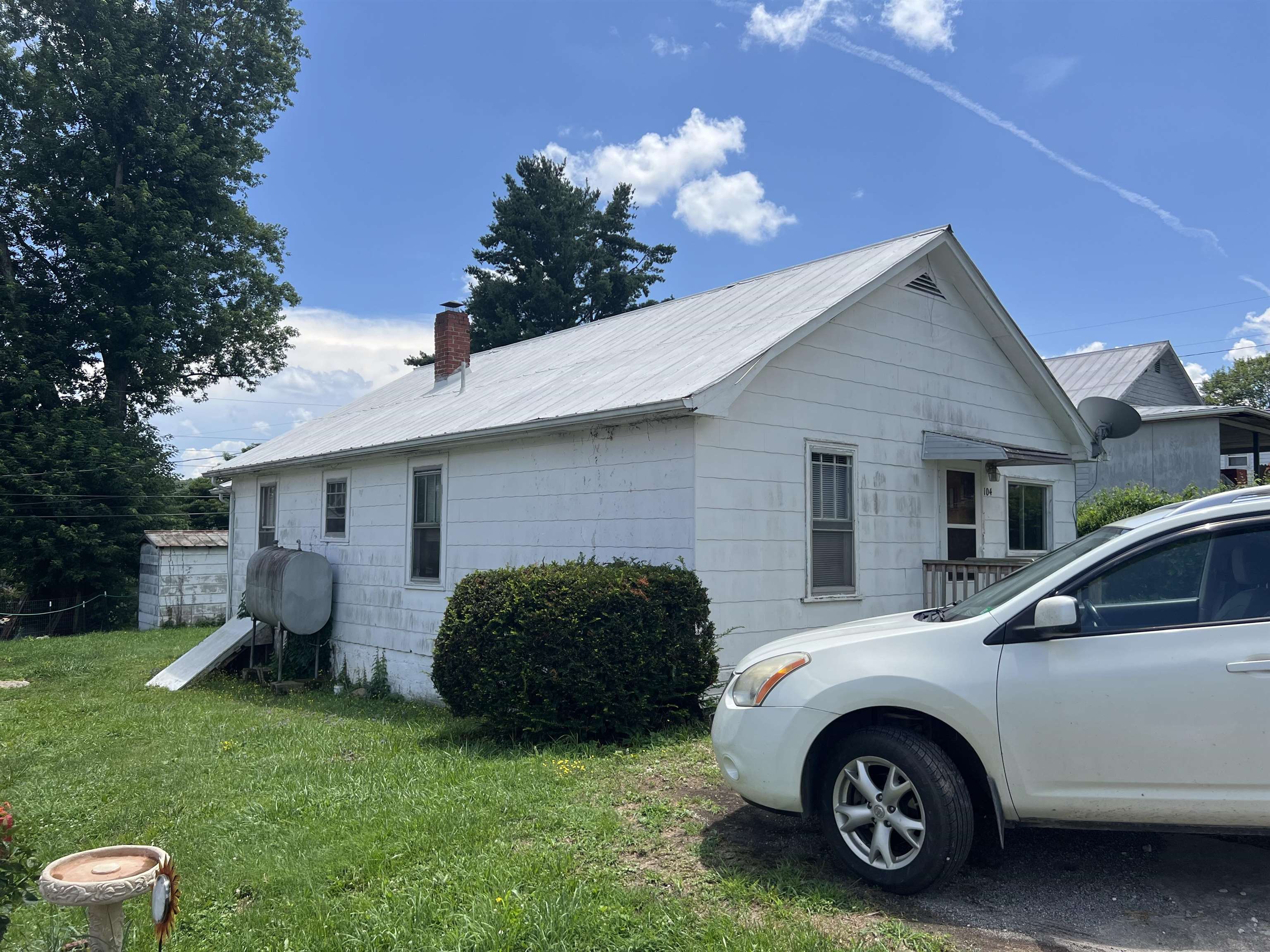 104 Sharp Street Pearisburg VA 24134