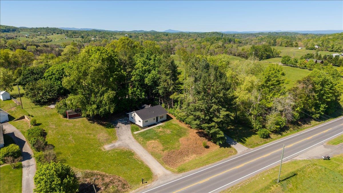 2027 Peppers Ferry Road NW Christiansburg VA 24073