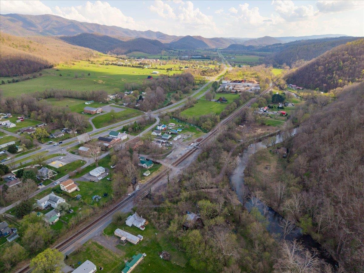 1719 Trackside Drive Elliston VA 24087