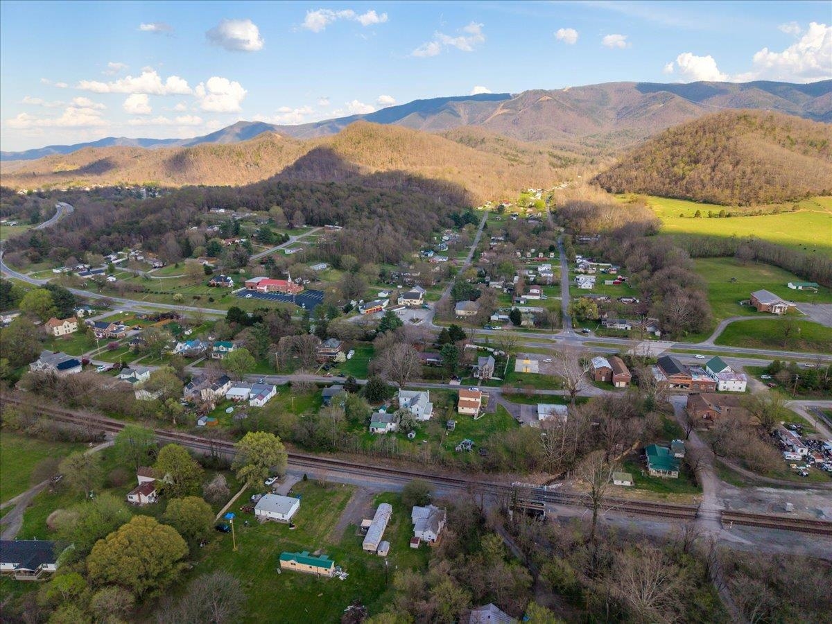 1719 Trackside Drive Elliston VA 24087