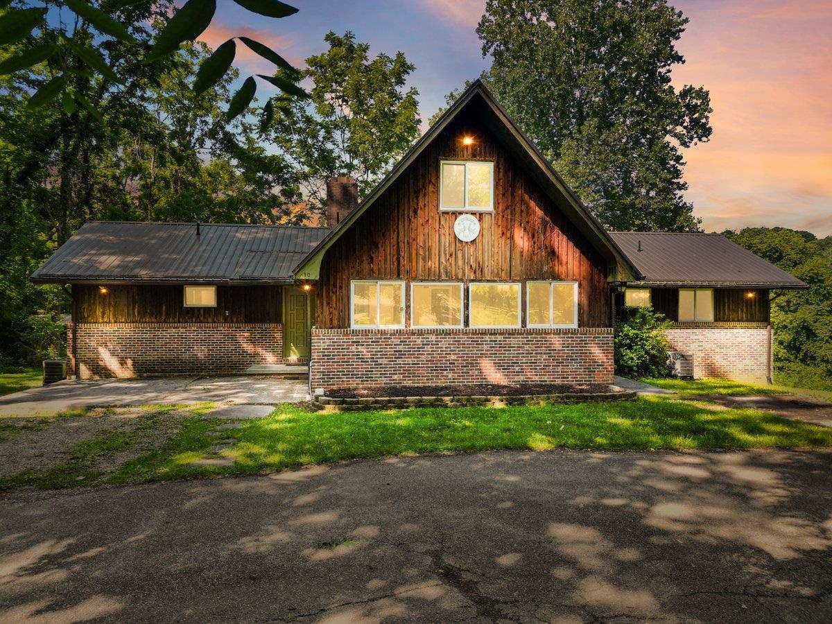 10 Wilderness Road Radford VA 24141