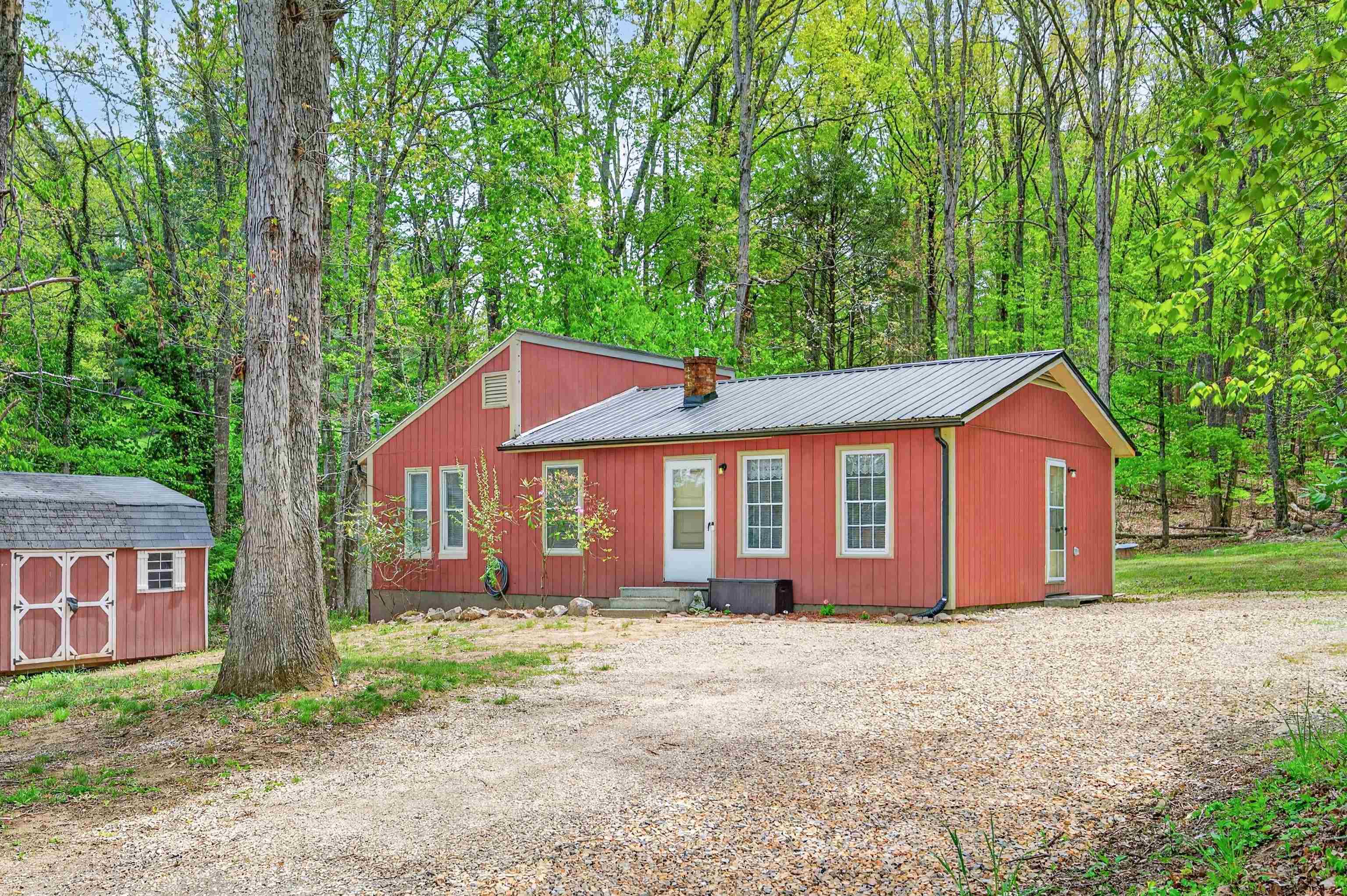 2531 Dry Road Speedwell VA 24374