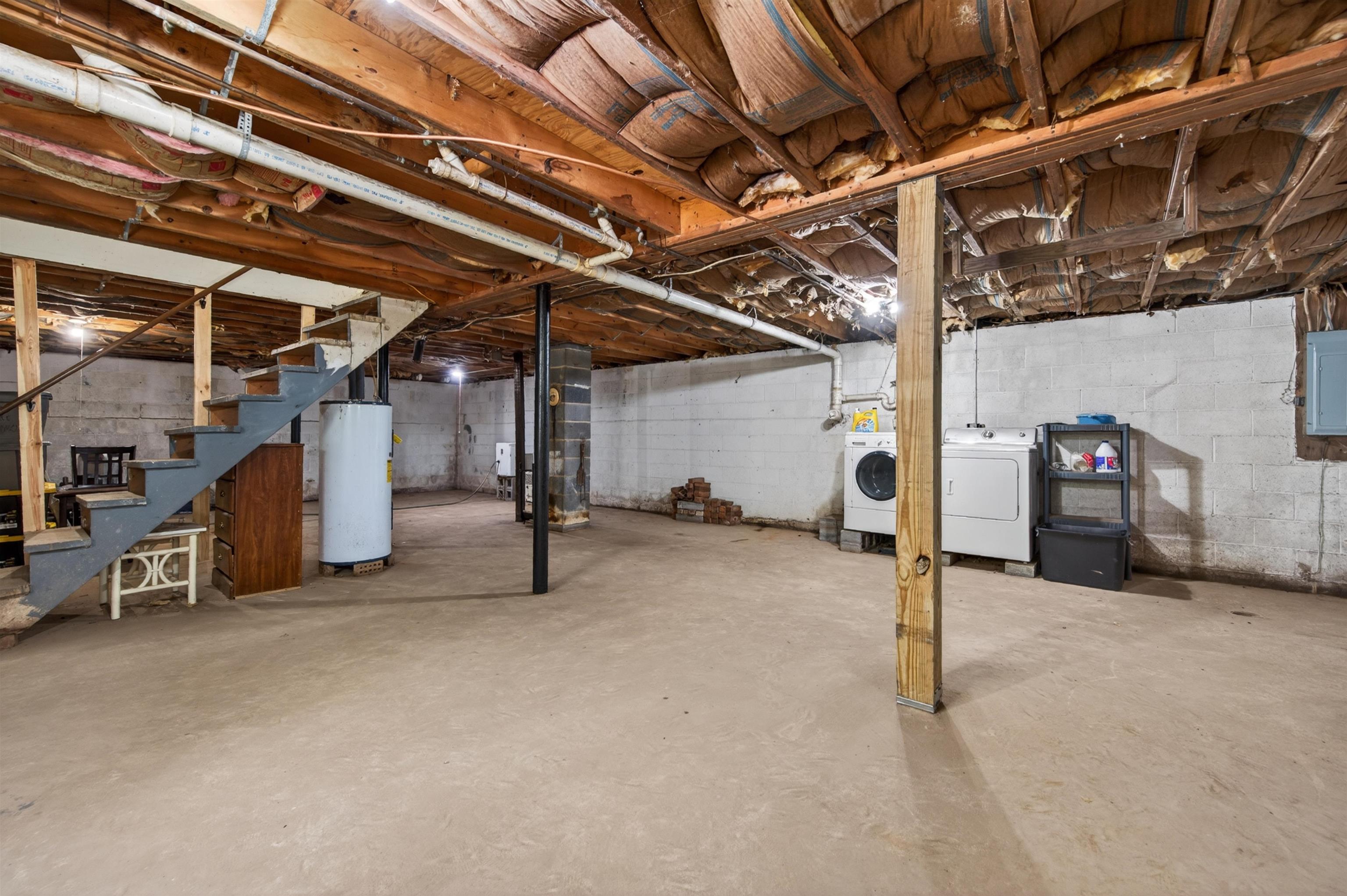 2531 Dry Road Speedwell VA 24374