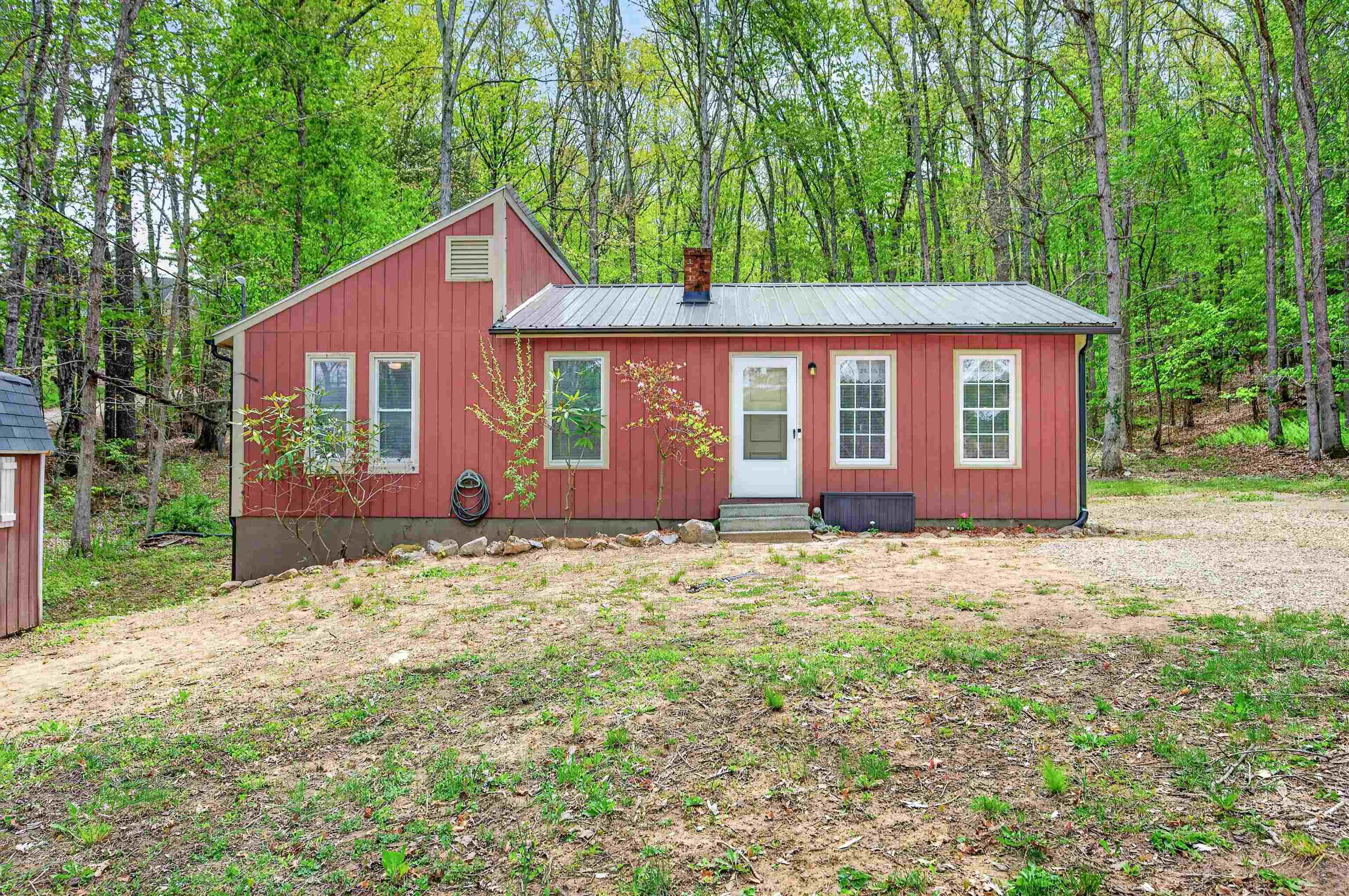 2531 Dry Road Speedwell VA 24374