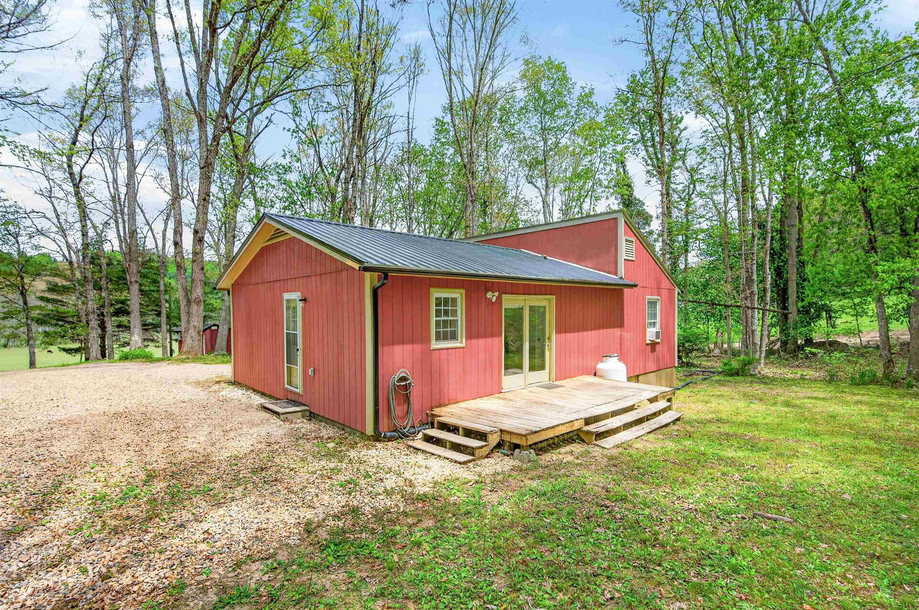 2531 Dry Road Speedwell VA 24374