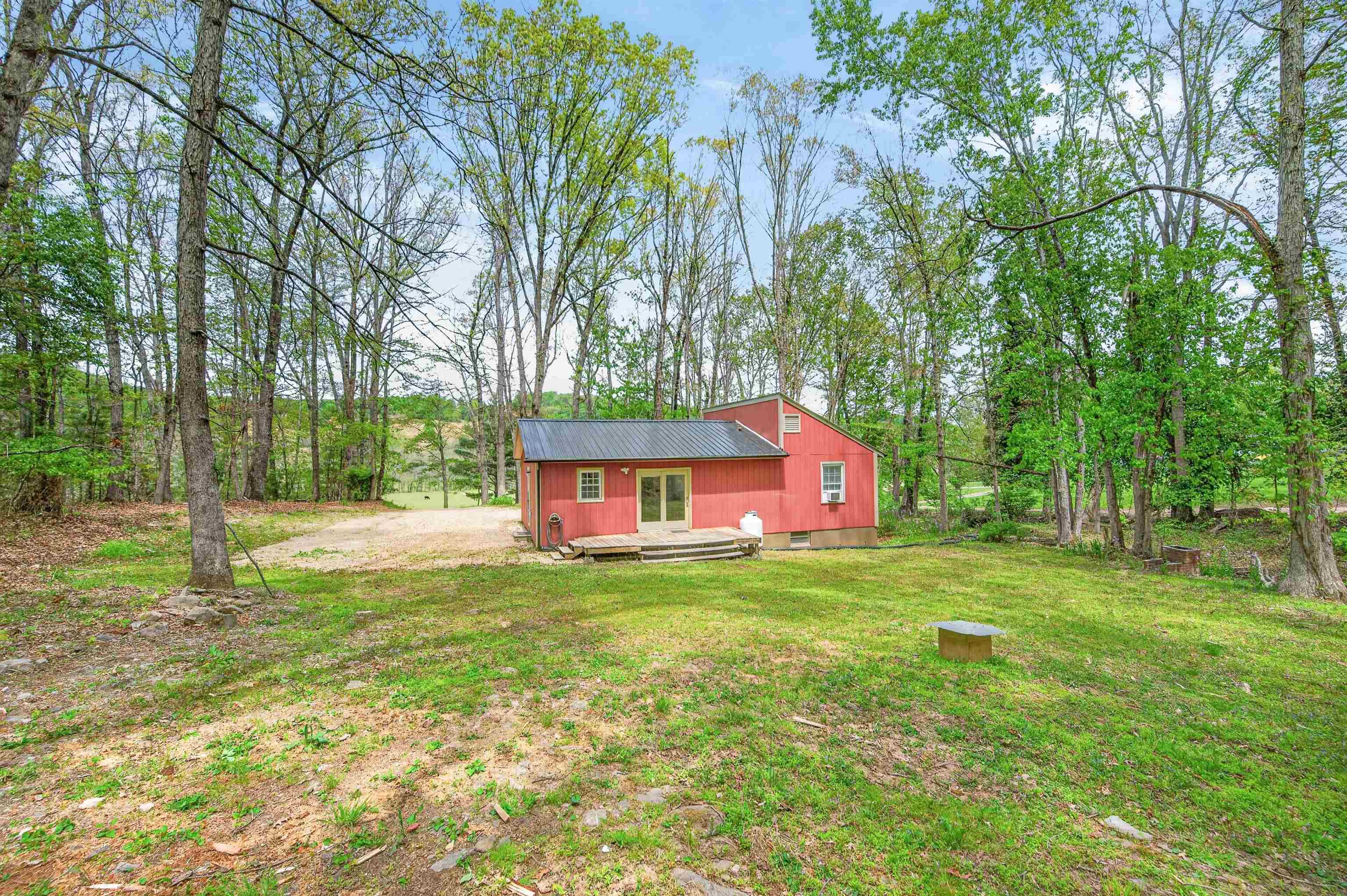 2531 Dry Road Speedwell VA 24374