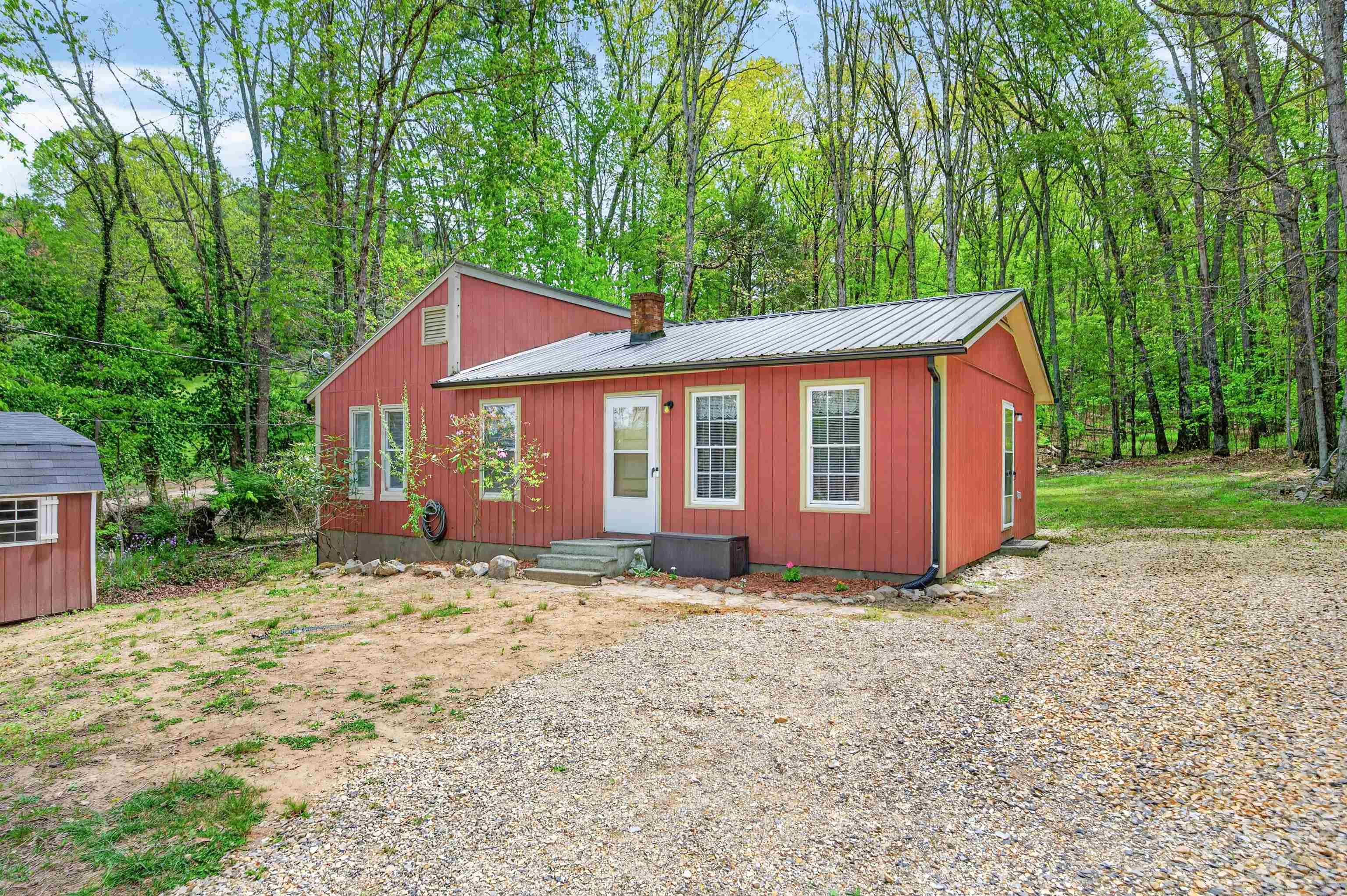 2531 Dry Road Speedwell VA 24374