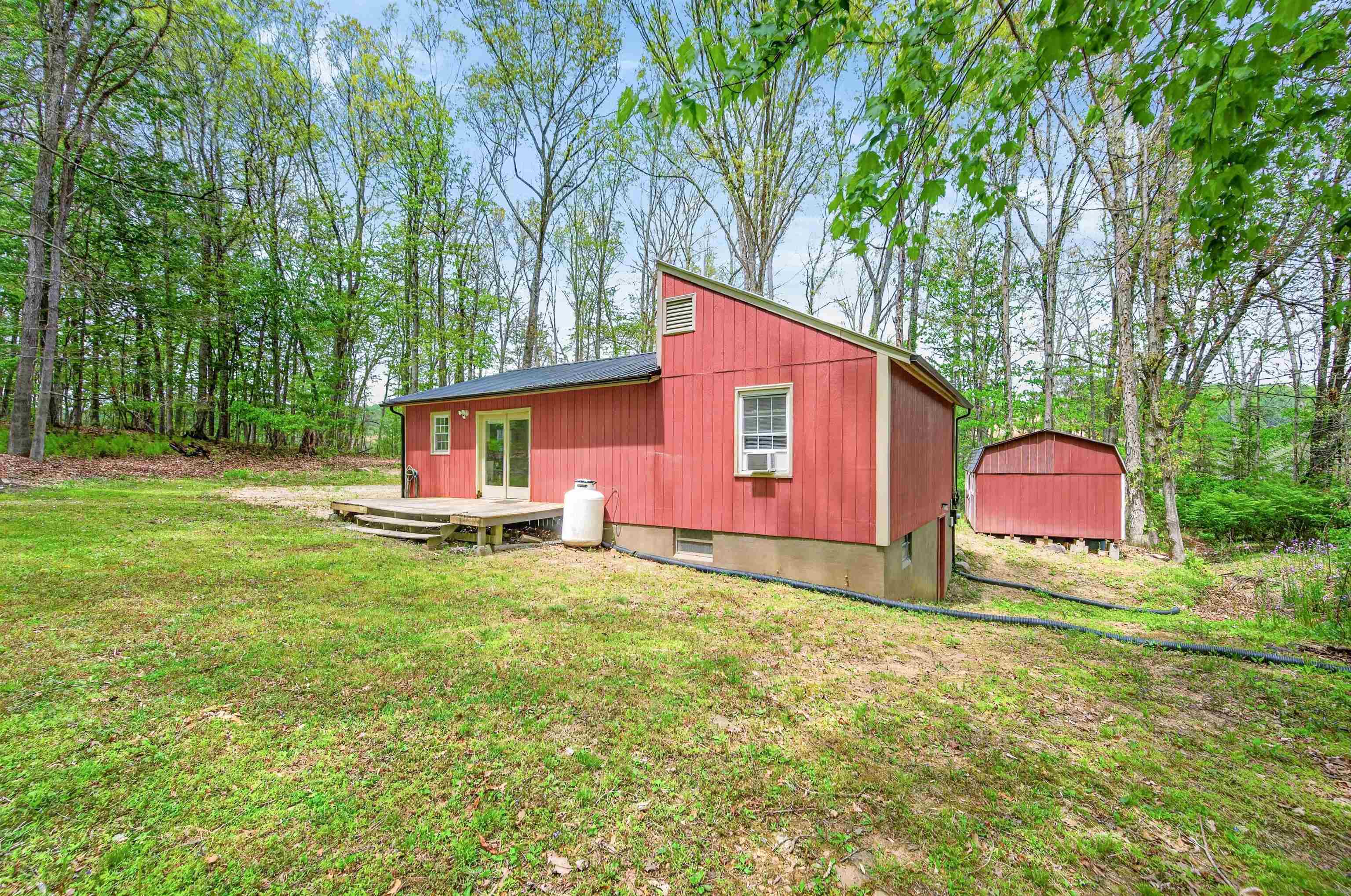 2531 Dry Road Speedwell VA 24374