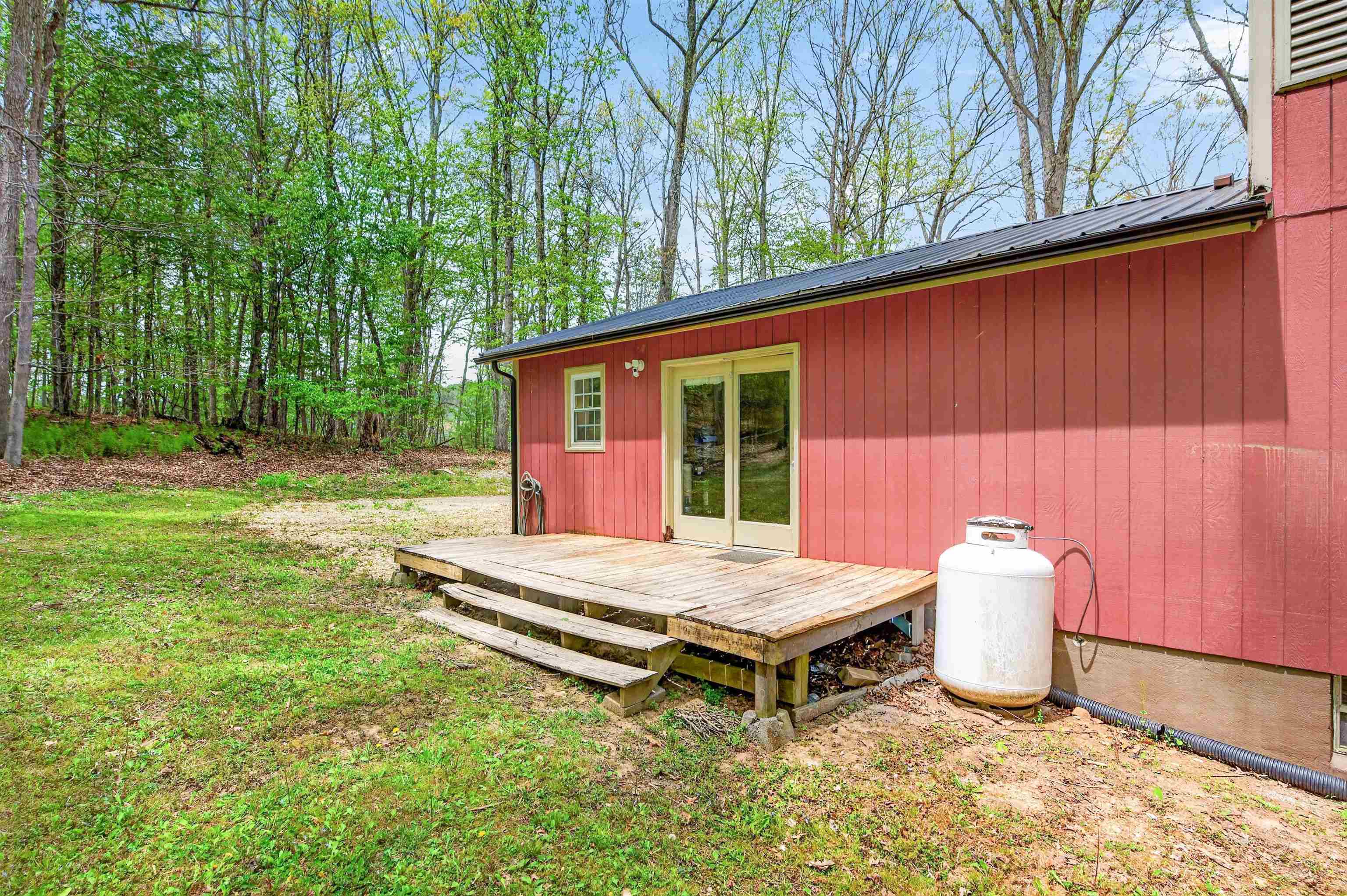 2531 Dry Road Speedwell VA 24374