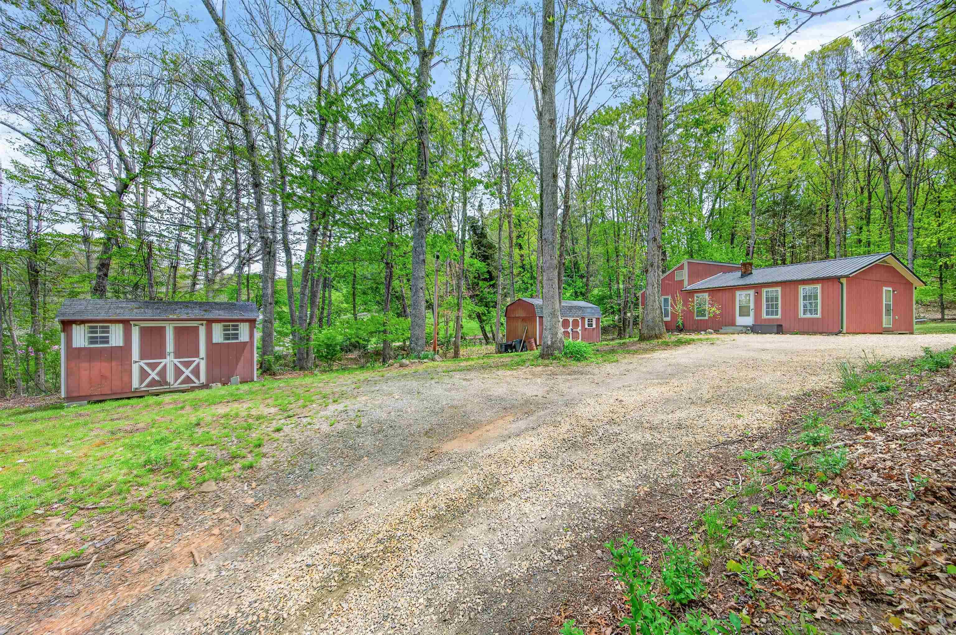 2531 Dry Road Speedwell VA 24374