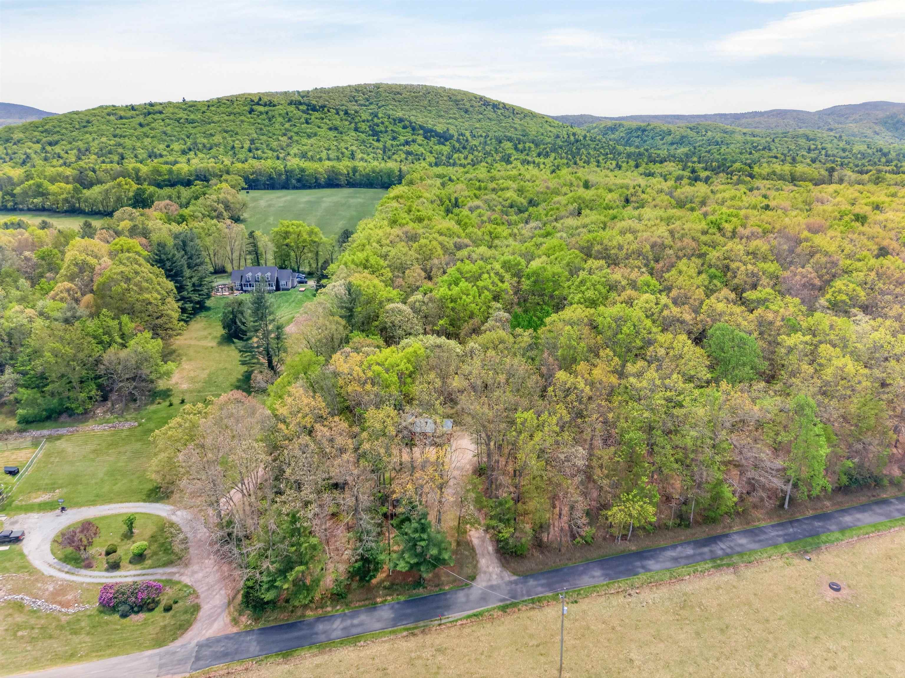 2531 Dry Road Speedwell VA 24374