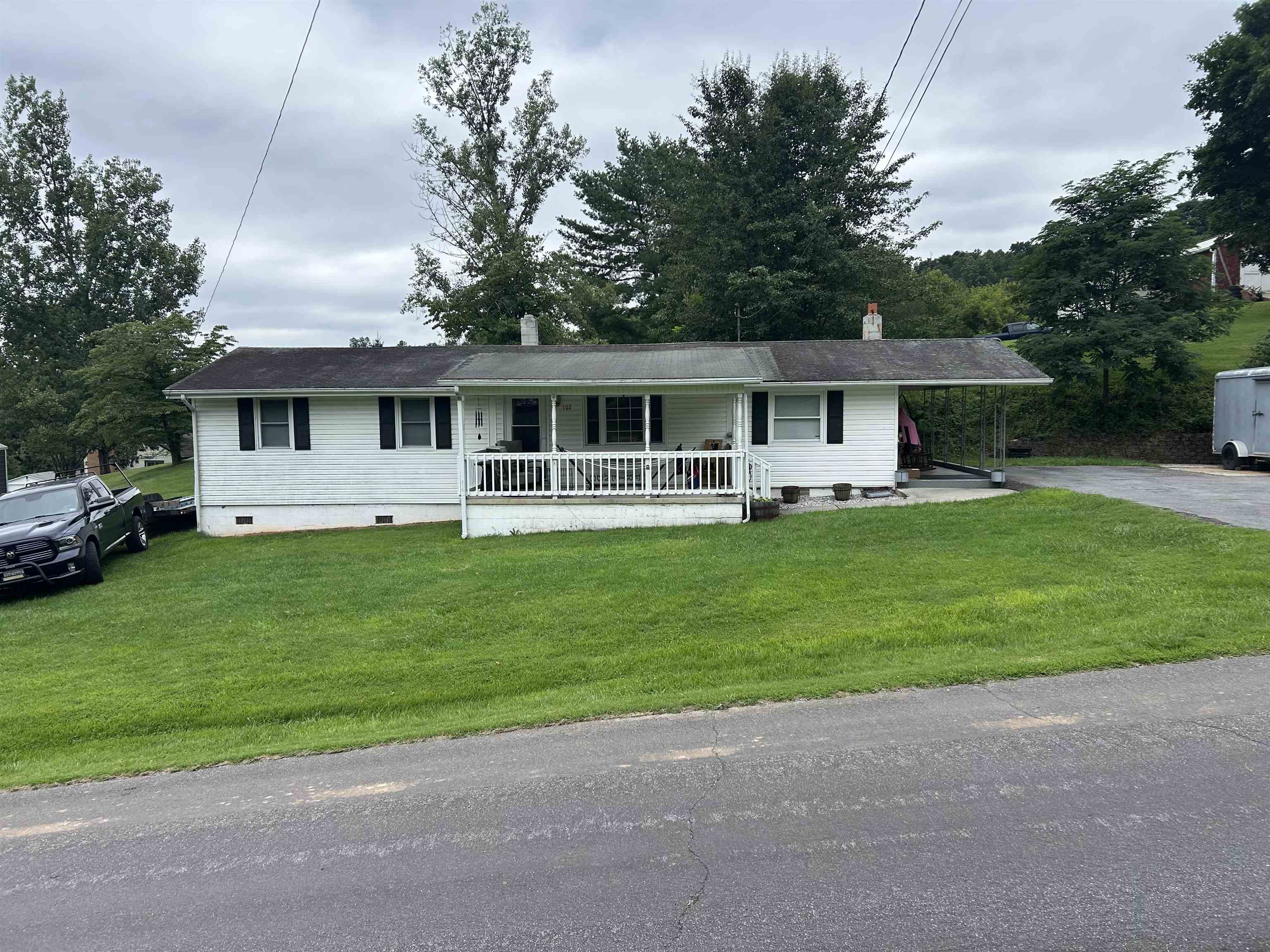 102 Gale Lane Pembroke VA 24136