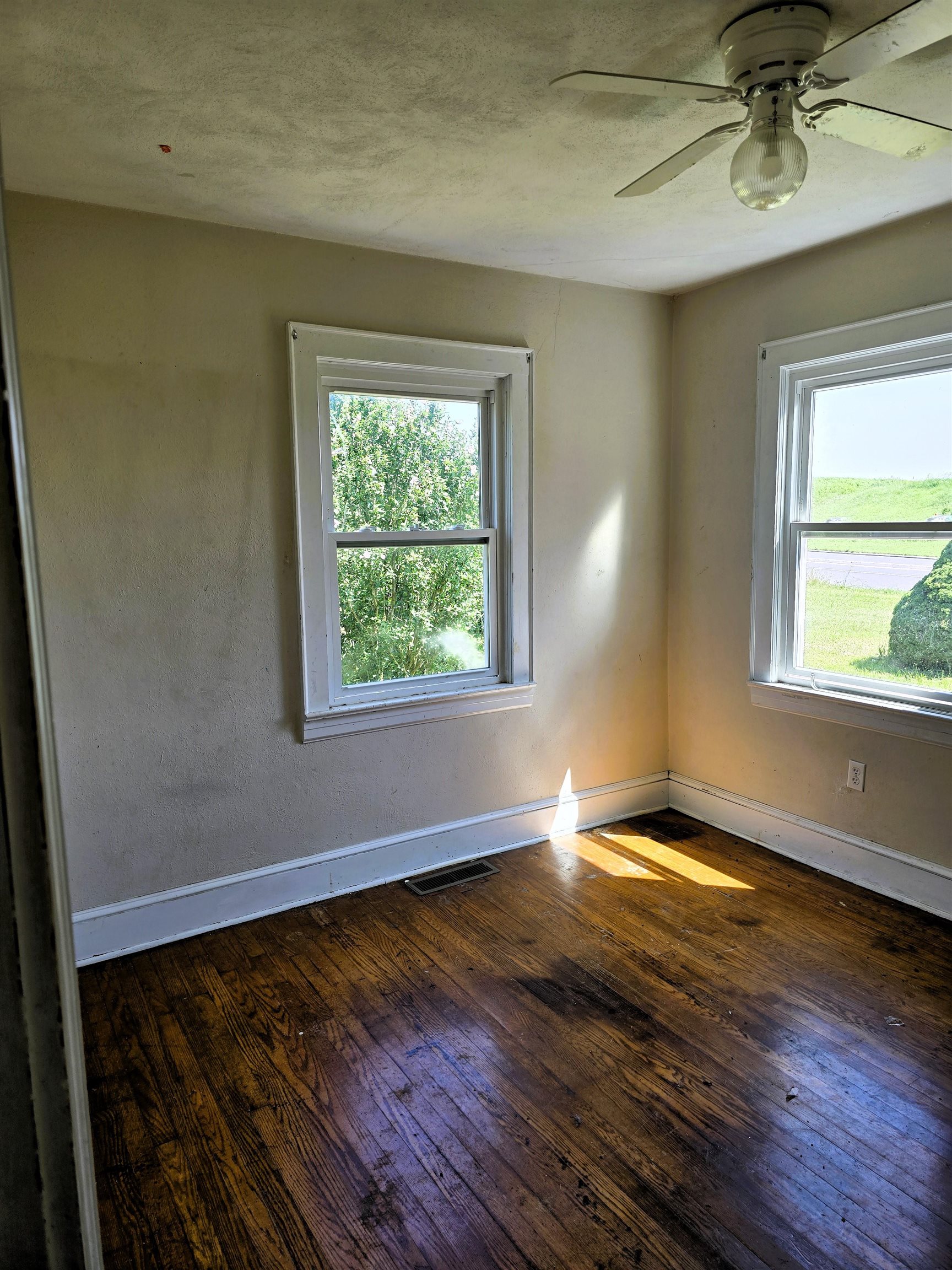 22 High Hill Road Hillsville VA 24343
