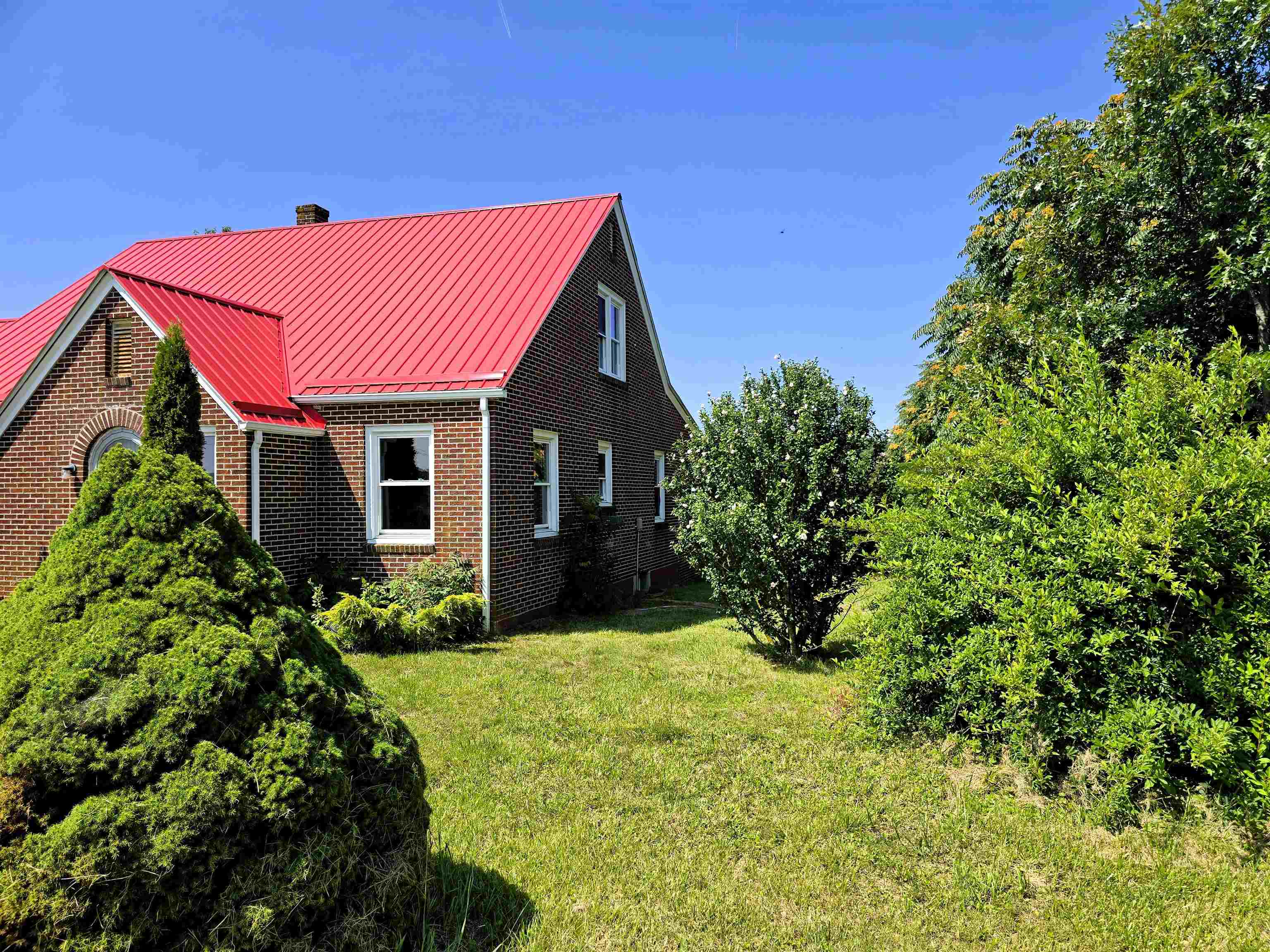 22 High Hill Road Hillsville VA 24343