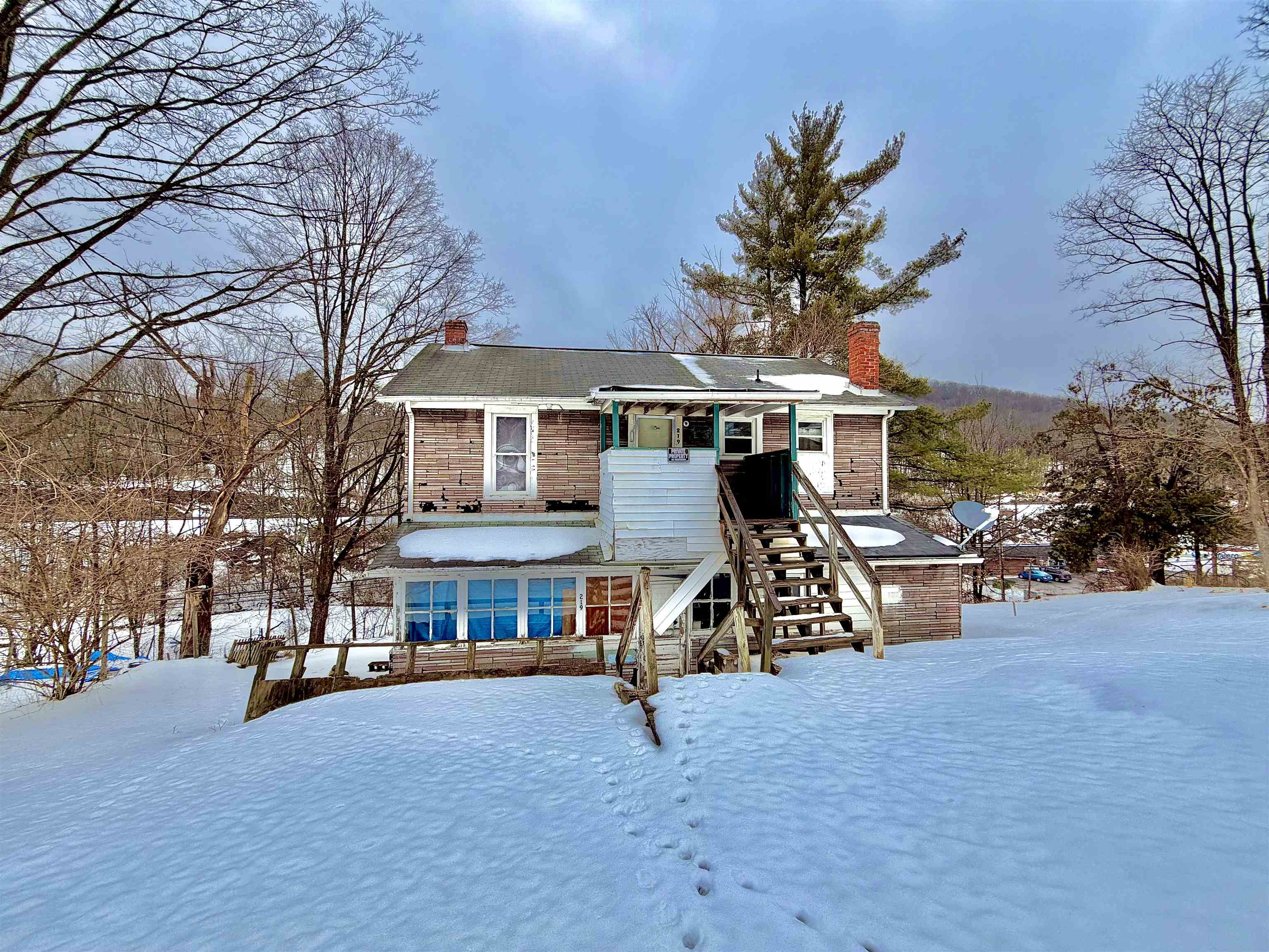 219 Virginia Avenue Bluefield VA 24605